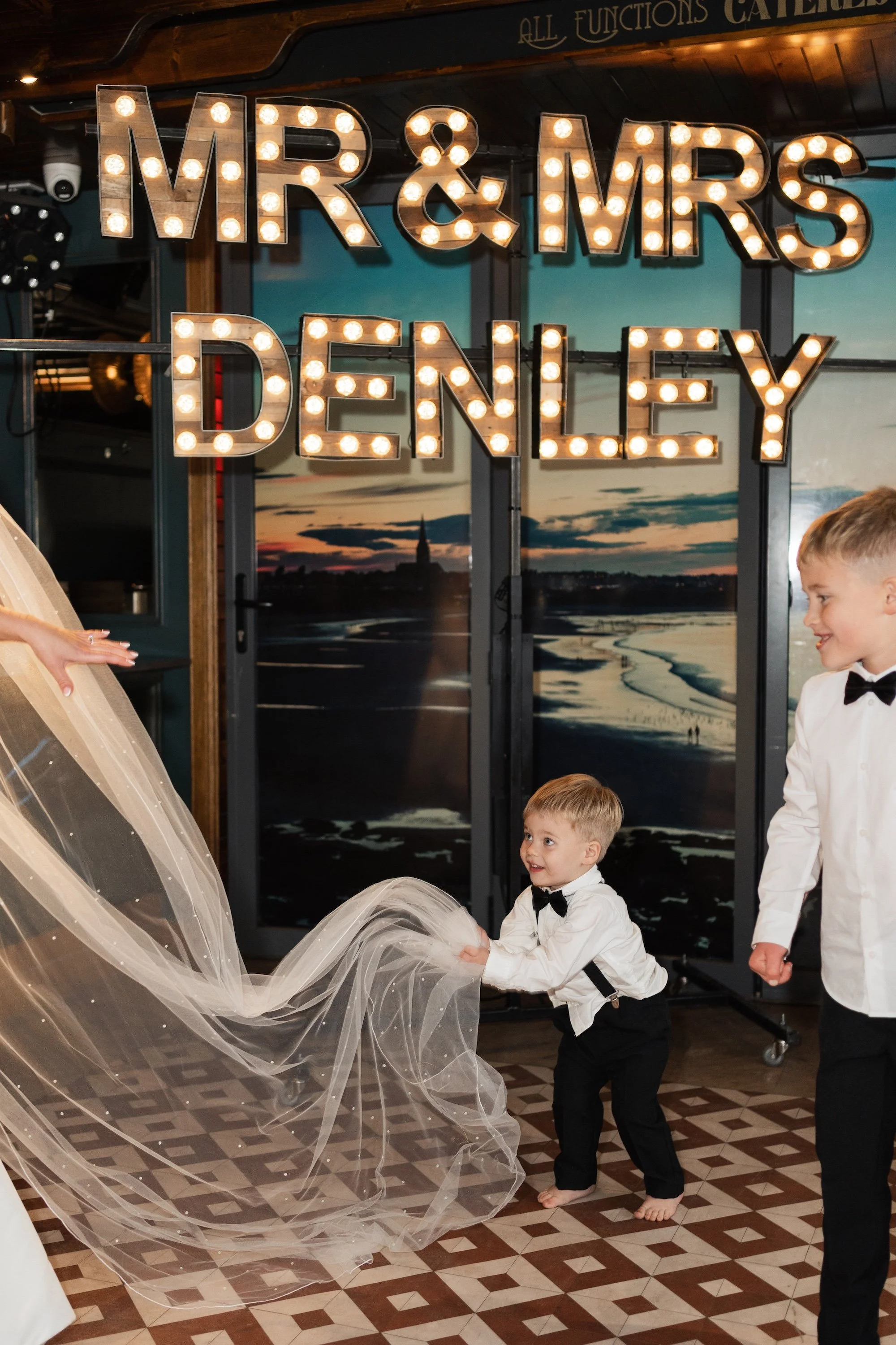 Lauren & Craig - Crusoes - Laura Eddolls Photography -411.jpg