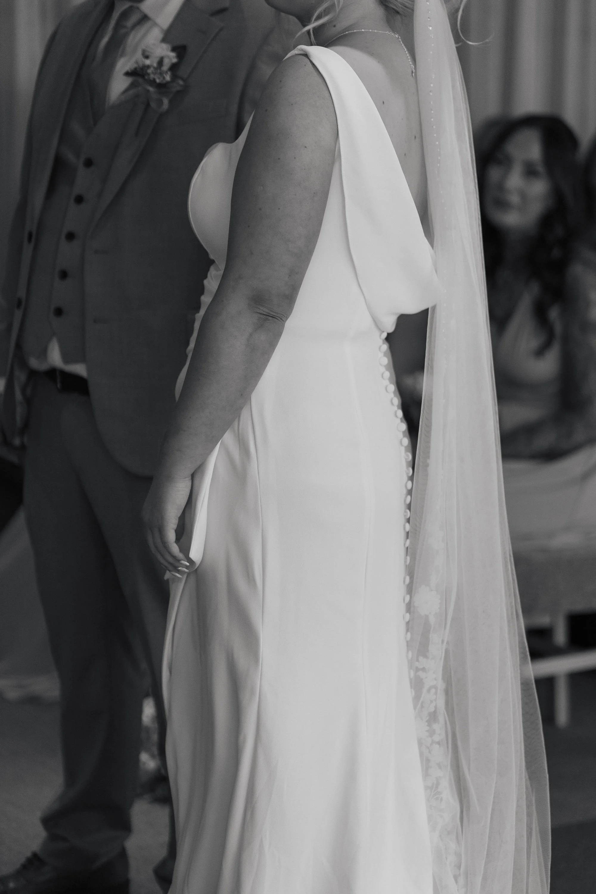 Lauren & Lee - The Crown Plaza - Laura Eddolls Photography -83.jpg