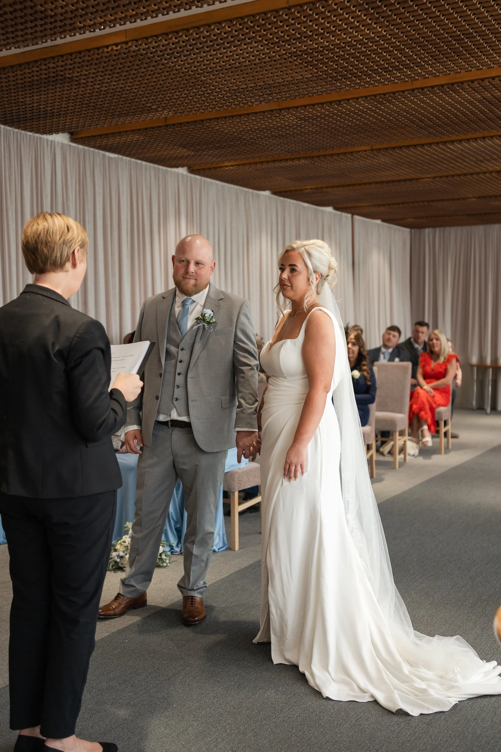 Lauren & Lee - The Crown Plaza - Laura Eddolls Photography -84.jpg