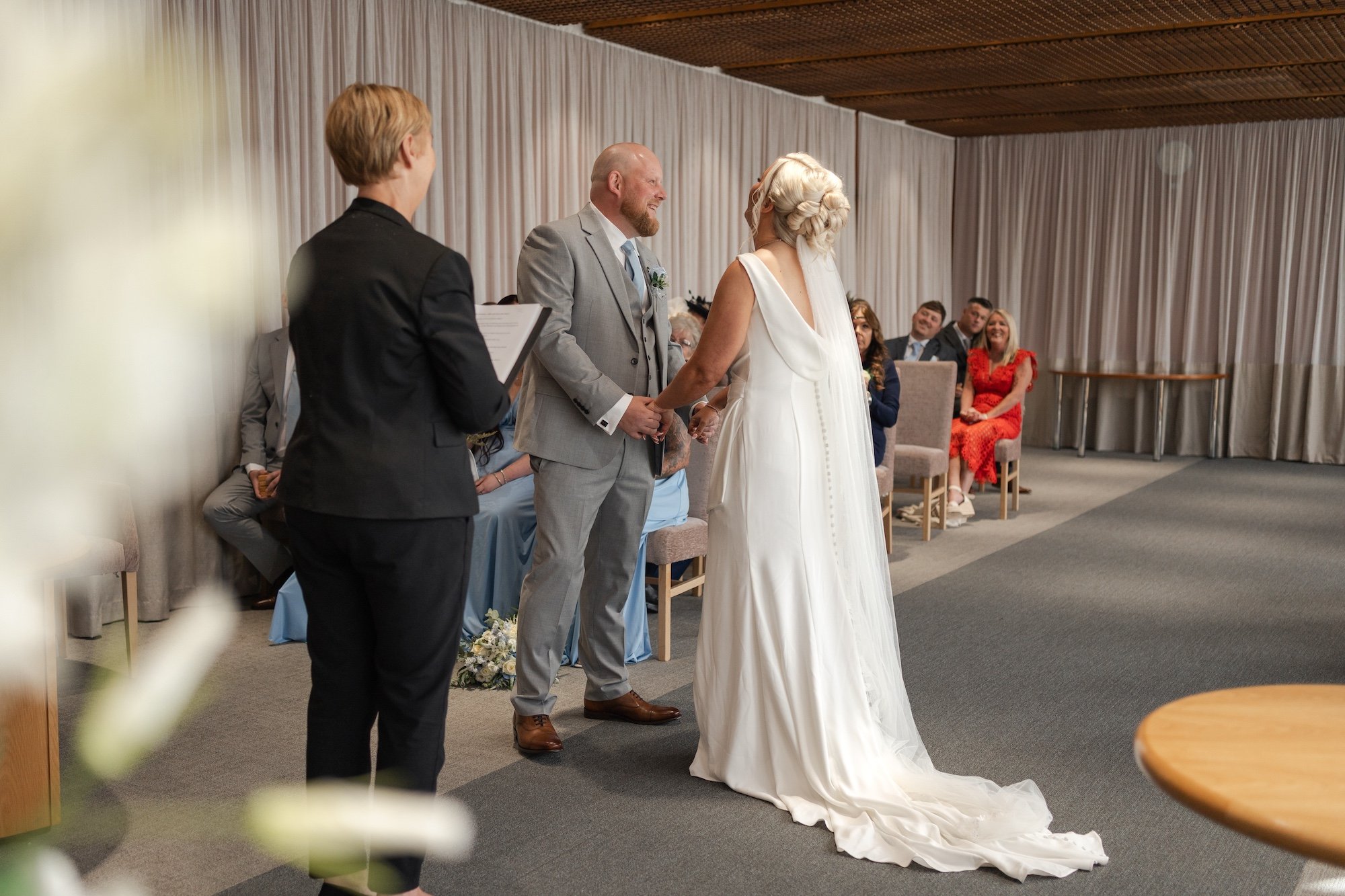 Lauren & Lee - The Crown Plaza - Laura Eddolls Photography -105.jpg