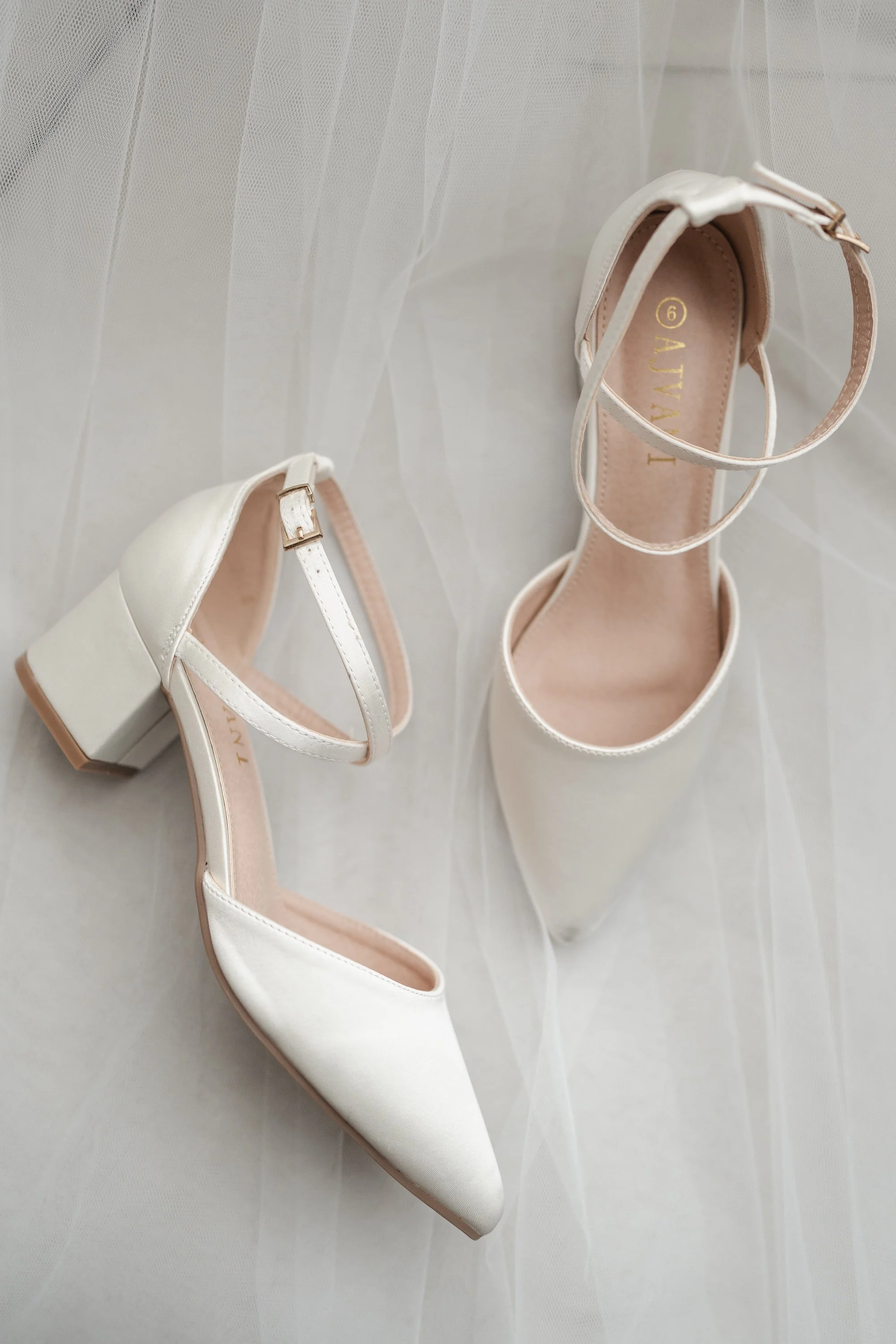 Beth & Carter - Full Circle Brewery - Laura Eddolls Photography -21.jpg