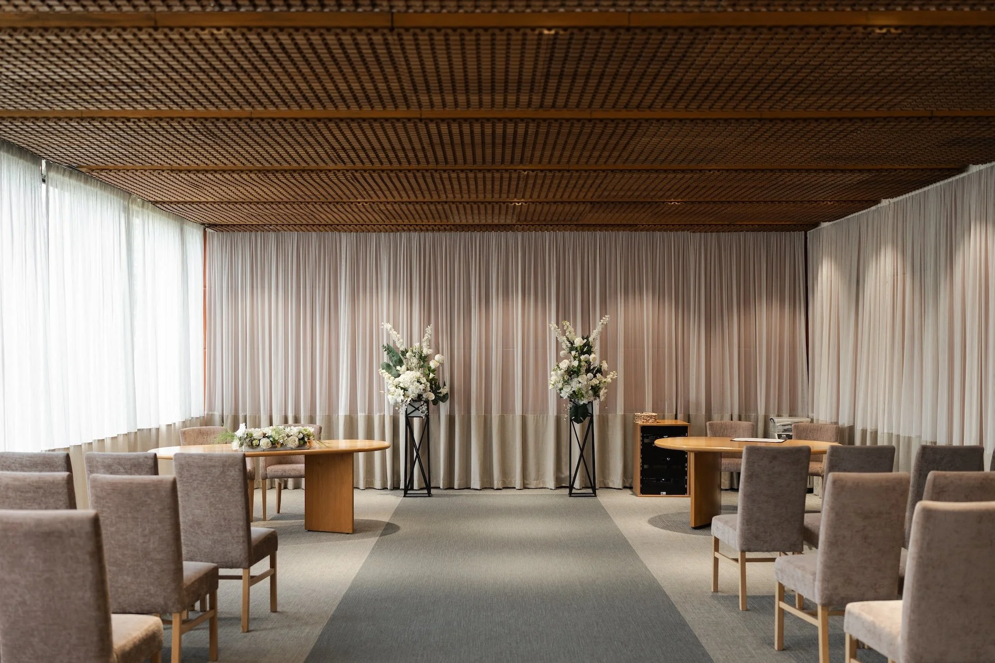 Beth & Carter - Full Circle Brewery - Laura Eddolls Photography -122.jpg