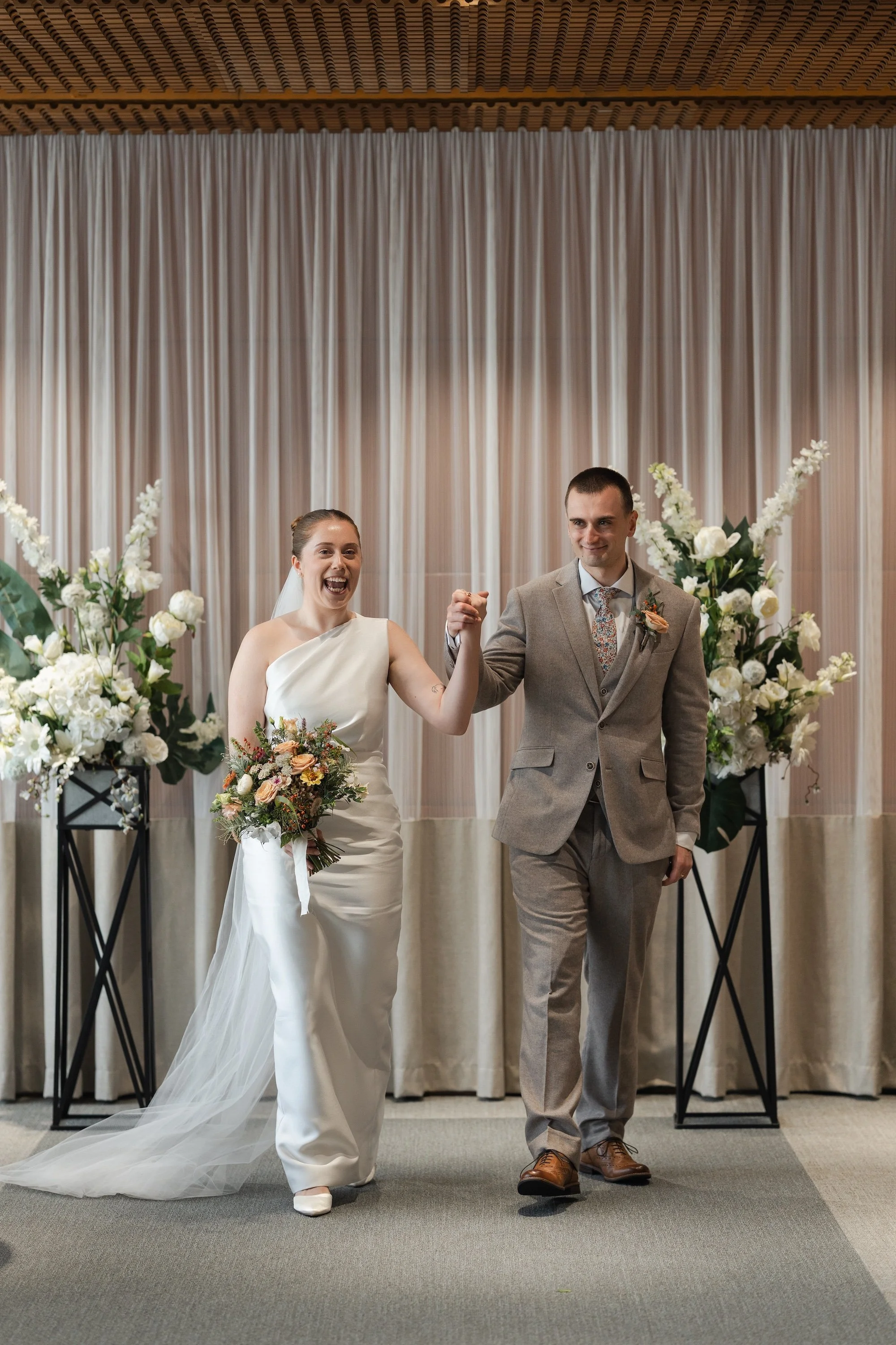 Beth & Carter - Full Circle Brewery - Laura Eddolls Photography -231.jpg