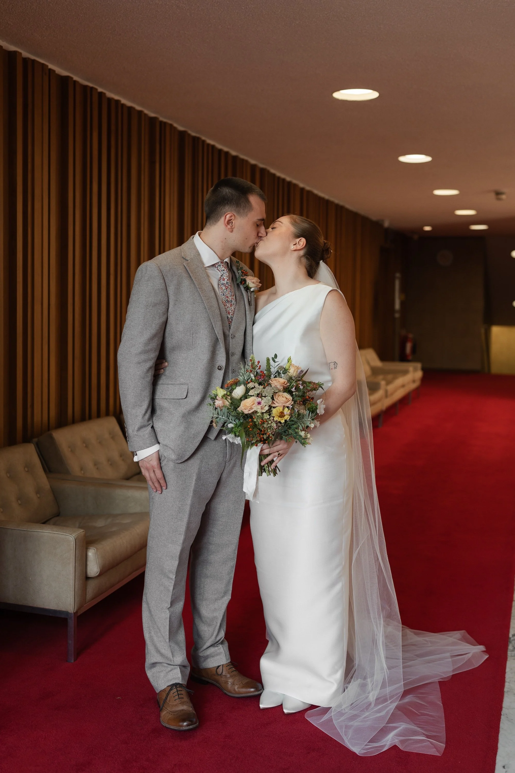 Beth & Carter - Full Circle Brewery - Laura Eddolls Photography -266.jpg