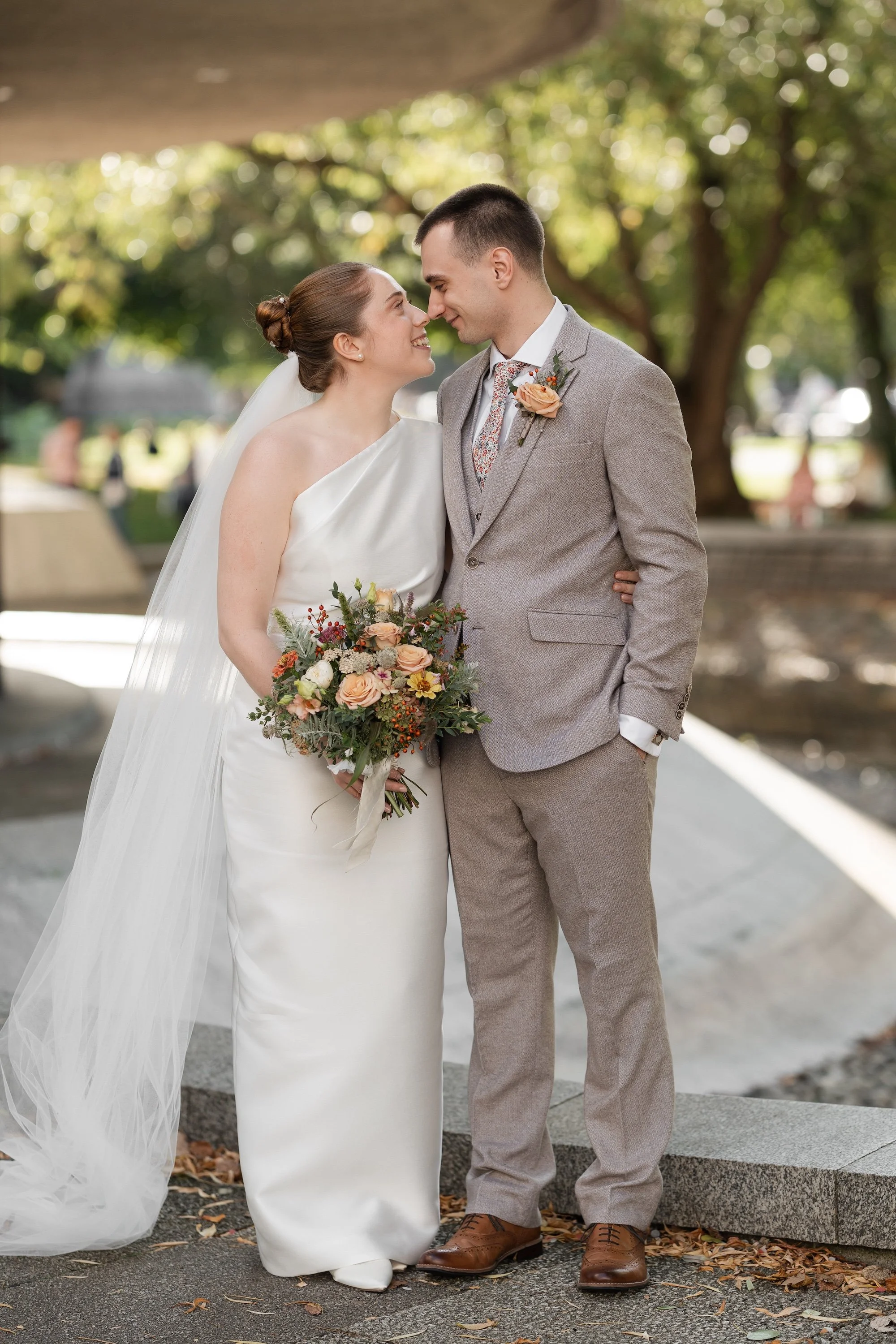 Beth & Carter - Full Circle Brewery - Laura Eddolls Photography -364.jpg