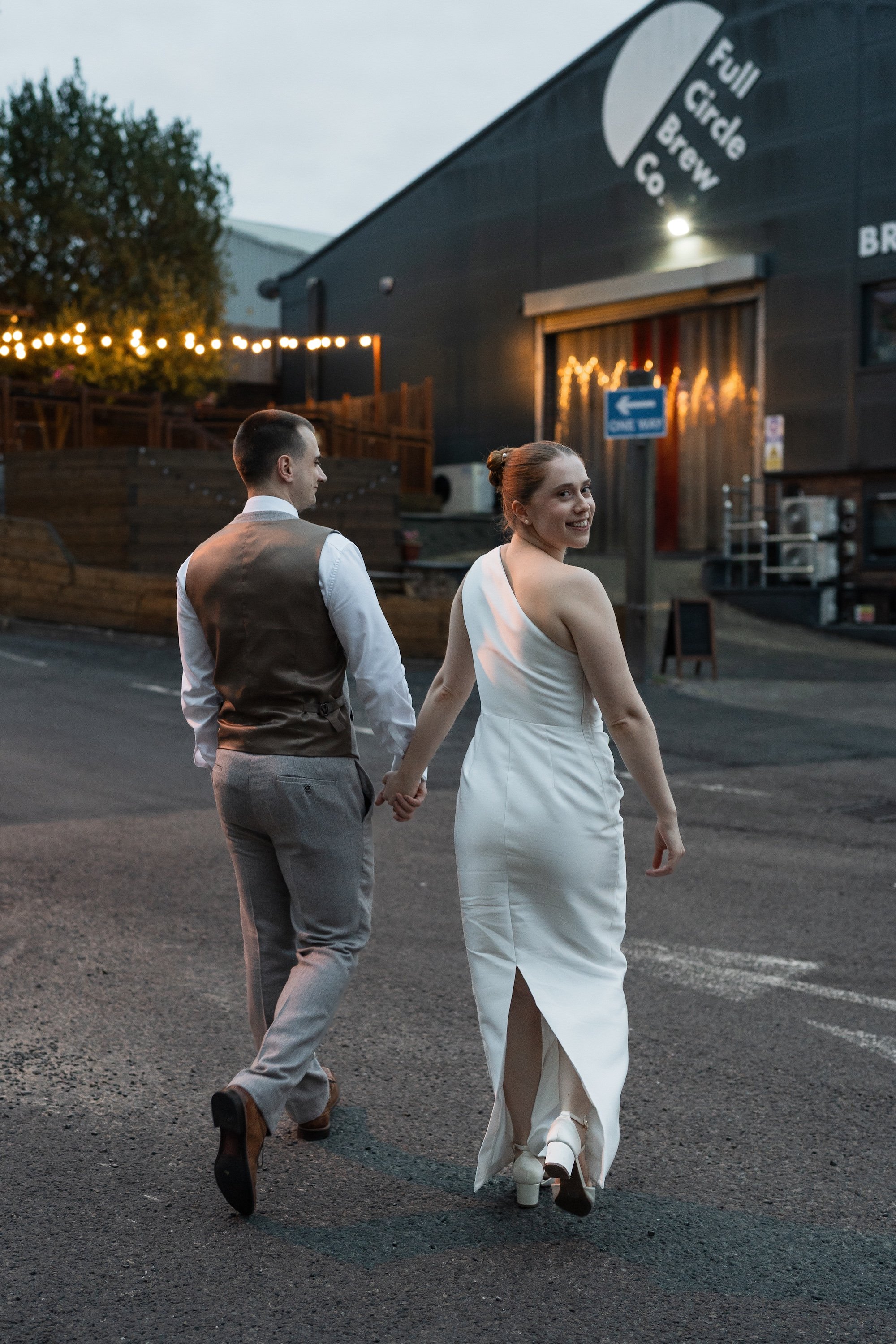 Beth & Carter - Full Circle Brewery - Laura Eddolls Photography -608.jpg