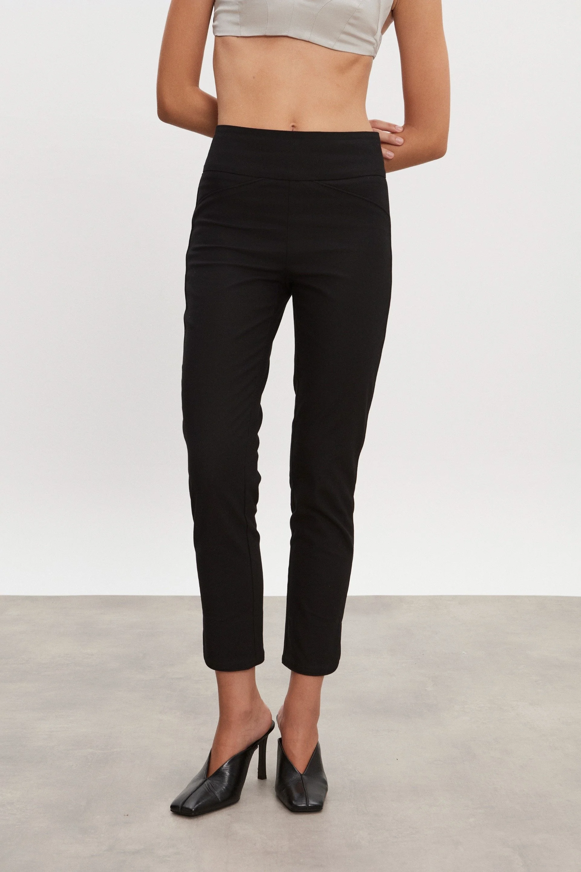 nadia_rapti_eshopprefall_0121309_copy.jpg