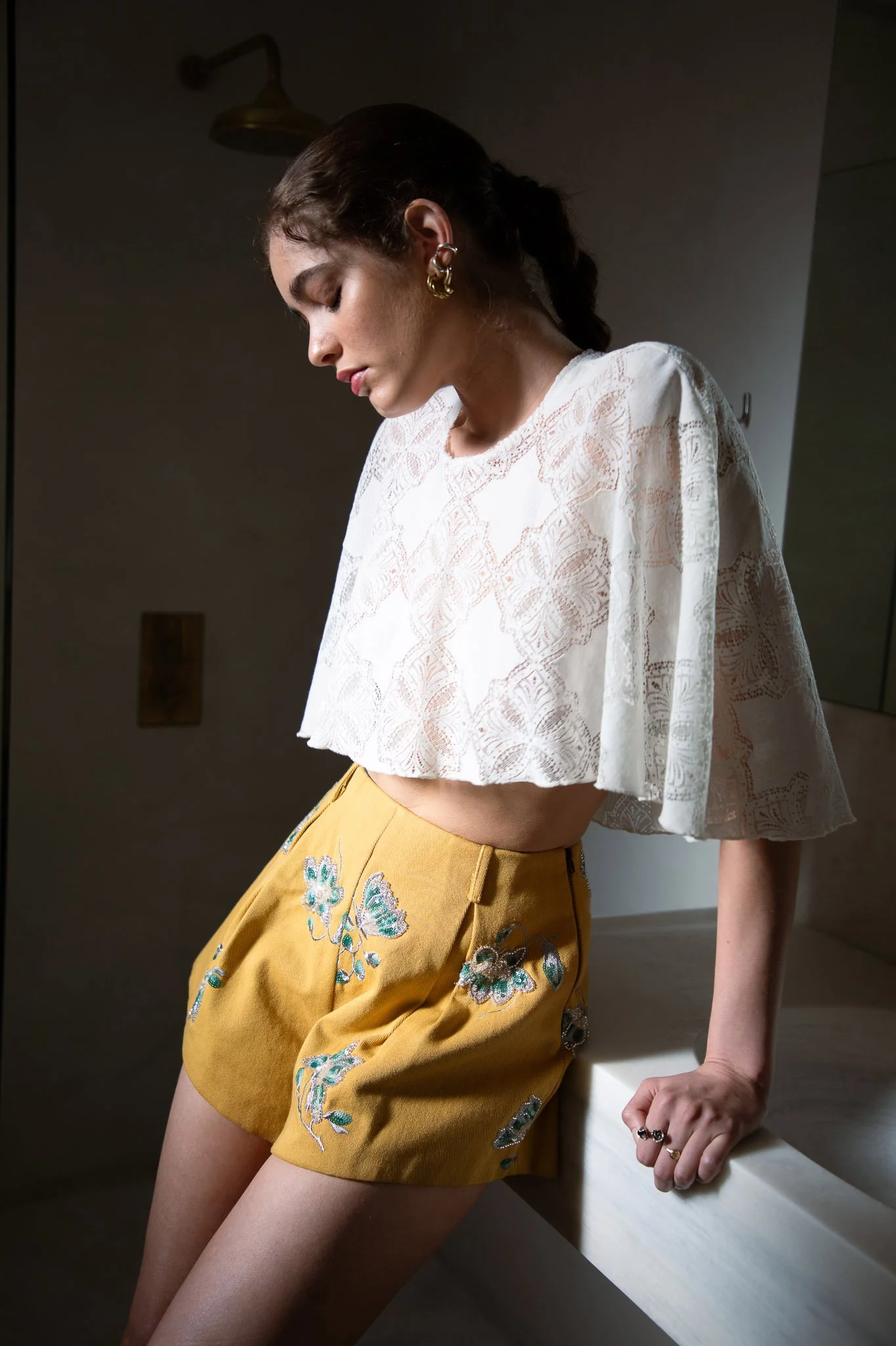 NIDODILEDA BEYOND SHORTS FLORAL BEADED EMBROIDERED