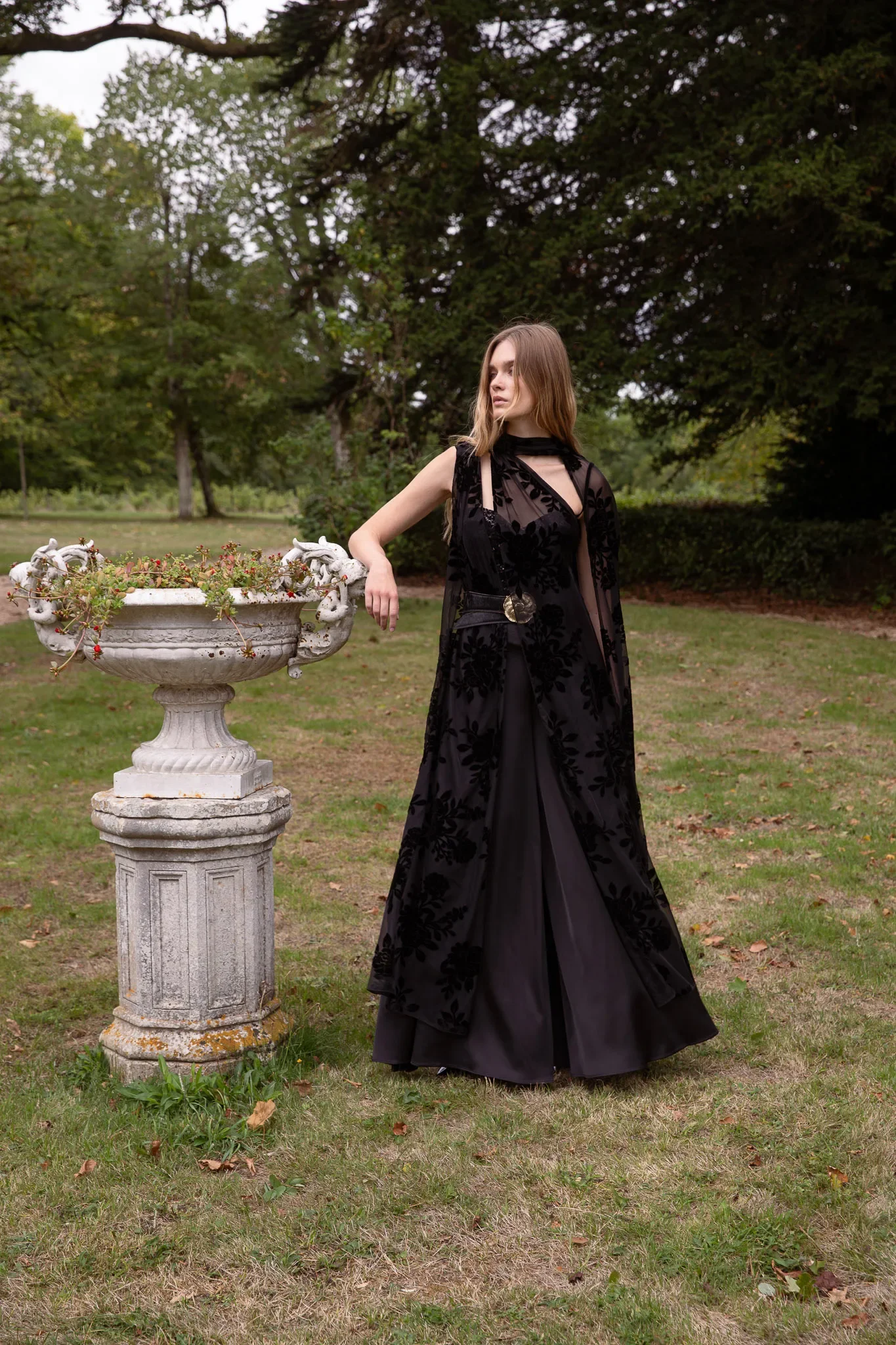 NIDODILEDA THALIA CAPELET VELVET-DEVORE TULLE