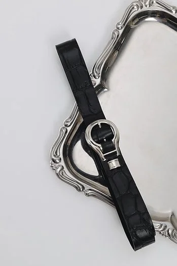 "Middle of the road" leather belt