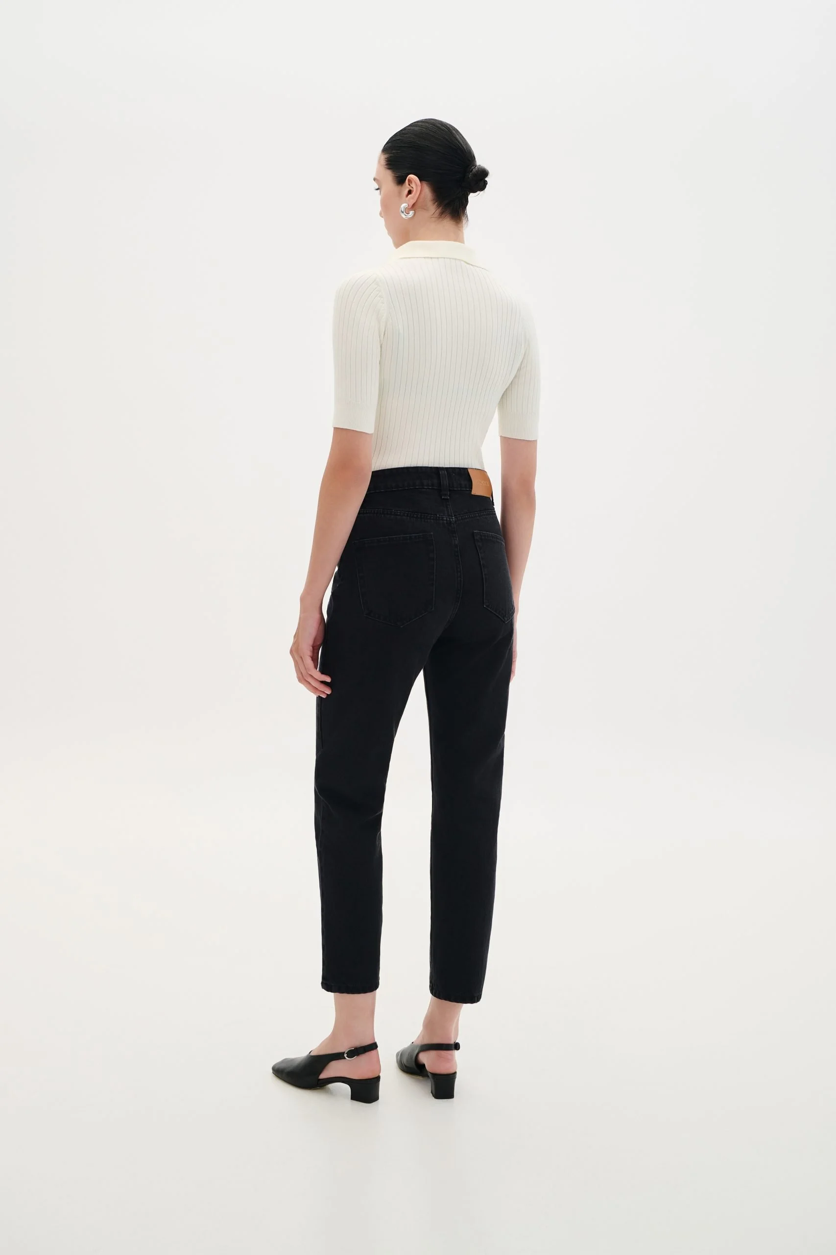 W6THBP0065BLOUSE-V-POLO-W6TNDT0042DENIM-TROUSER-1-scaled.jpg