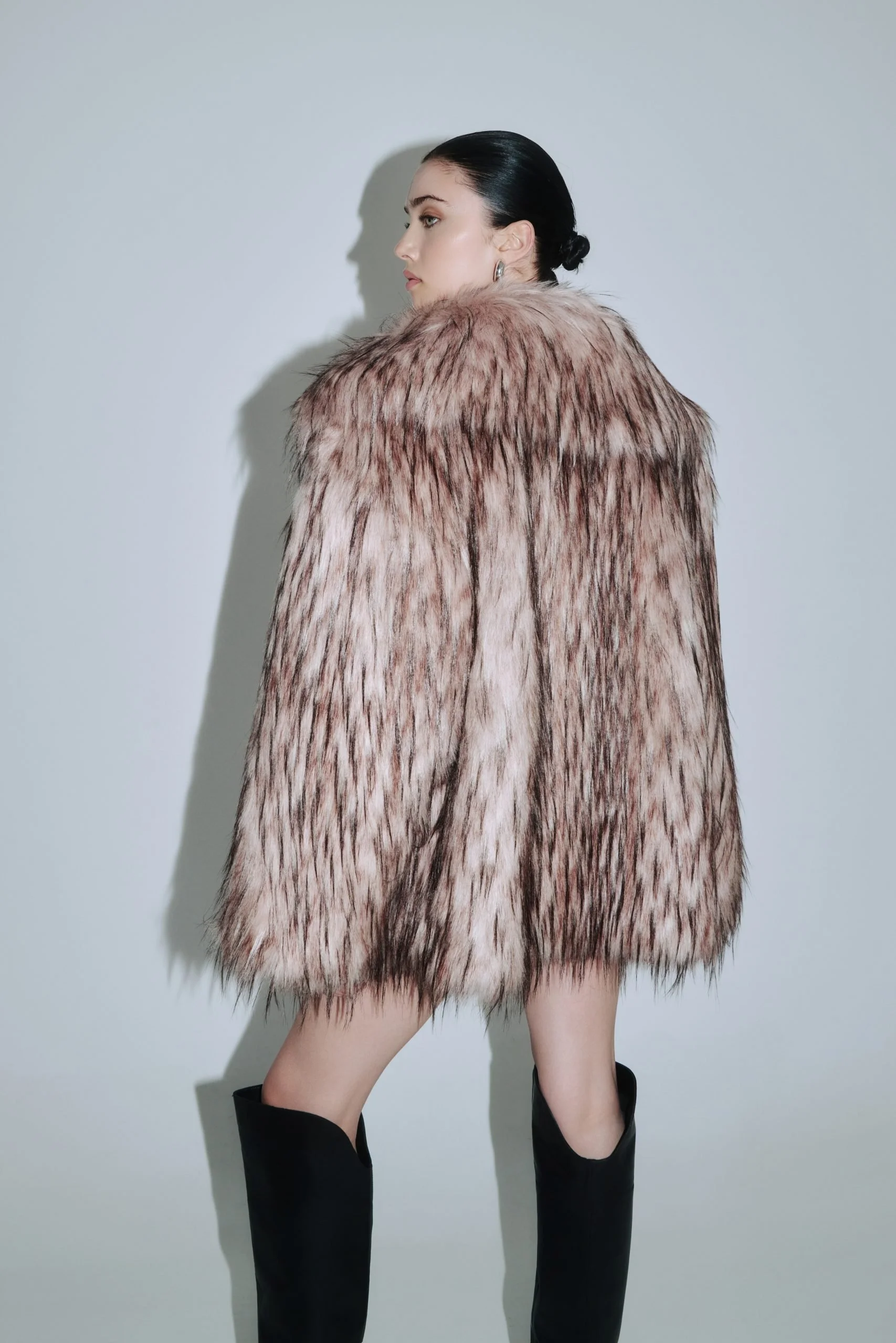 W6UNFU0002FAUX-FUR-1-scaled.jpg