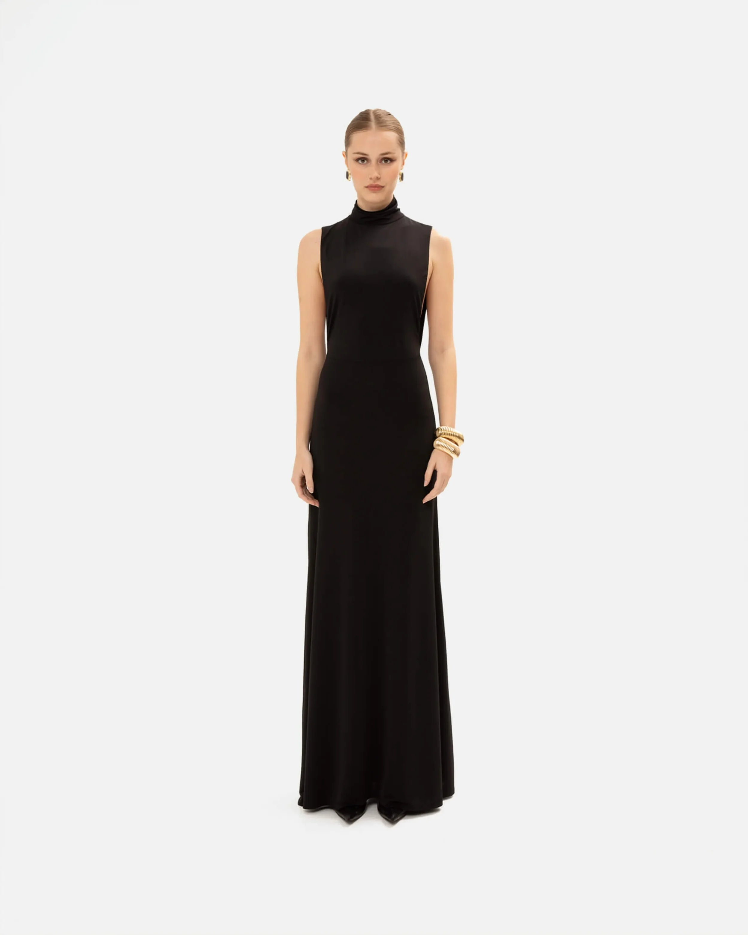 0016965_high-neck-black-gown_3960.webp