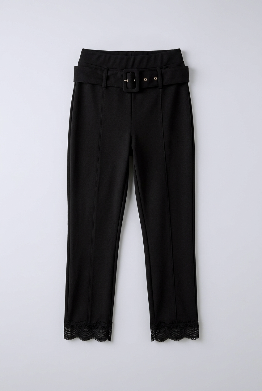 NOIR-LACE-FLAT.png
