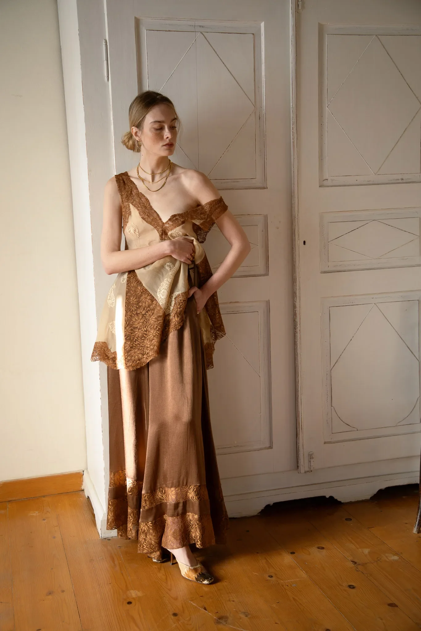 NIDODILEDA SCOPE PANTS SATIN LACE EMBELLISHED