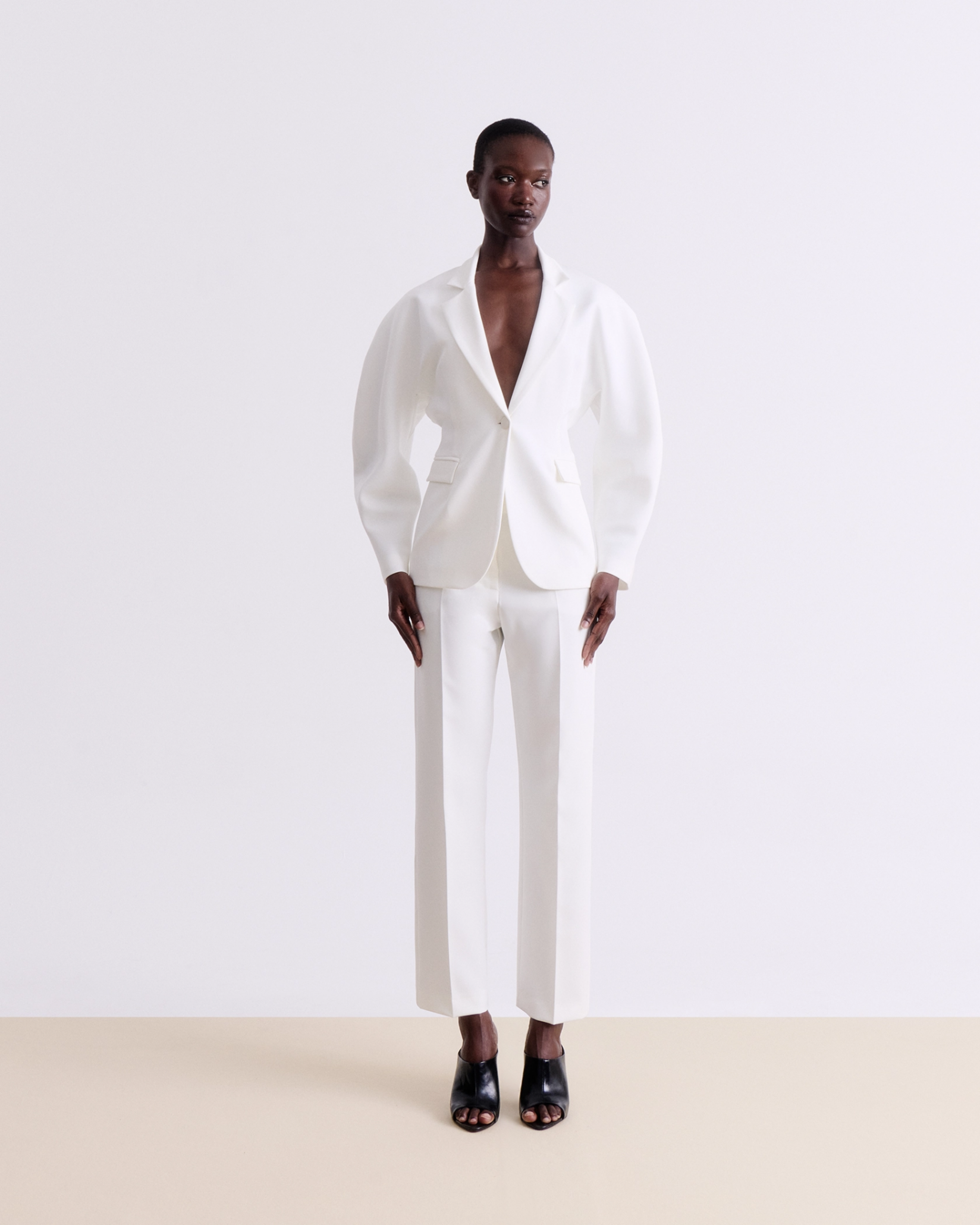 0018524_white-tailored-blazer_3960.webp