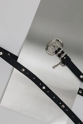 "Mysterious girl" leather belt