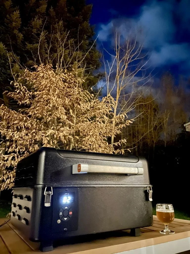Barbecue Traeger Ranger en lisière de la fôret