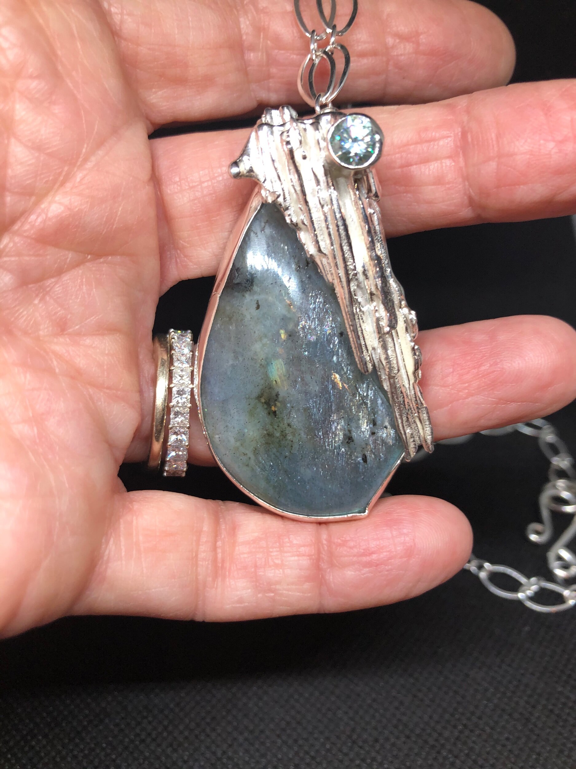 06B5894C-6CCD-4F55-BAC8-253CCBBA2E52