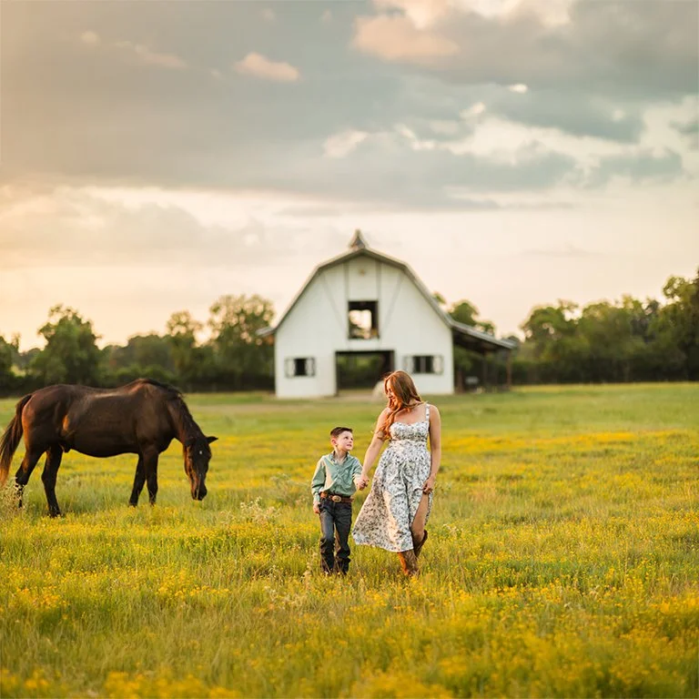 Sunset Photos-horse-mom and son-Tomball, Texas.jpg