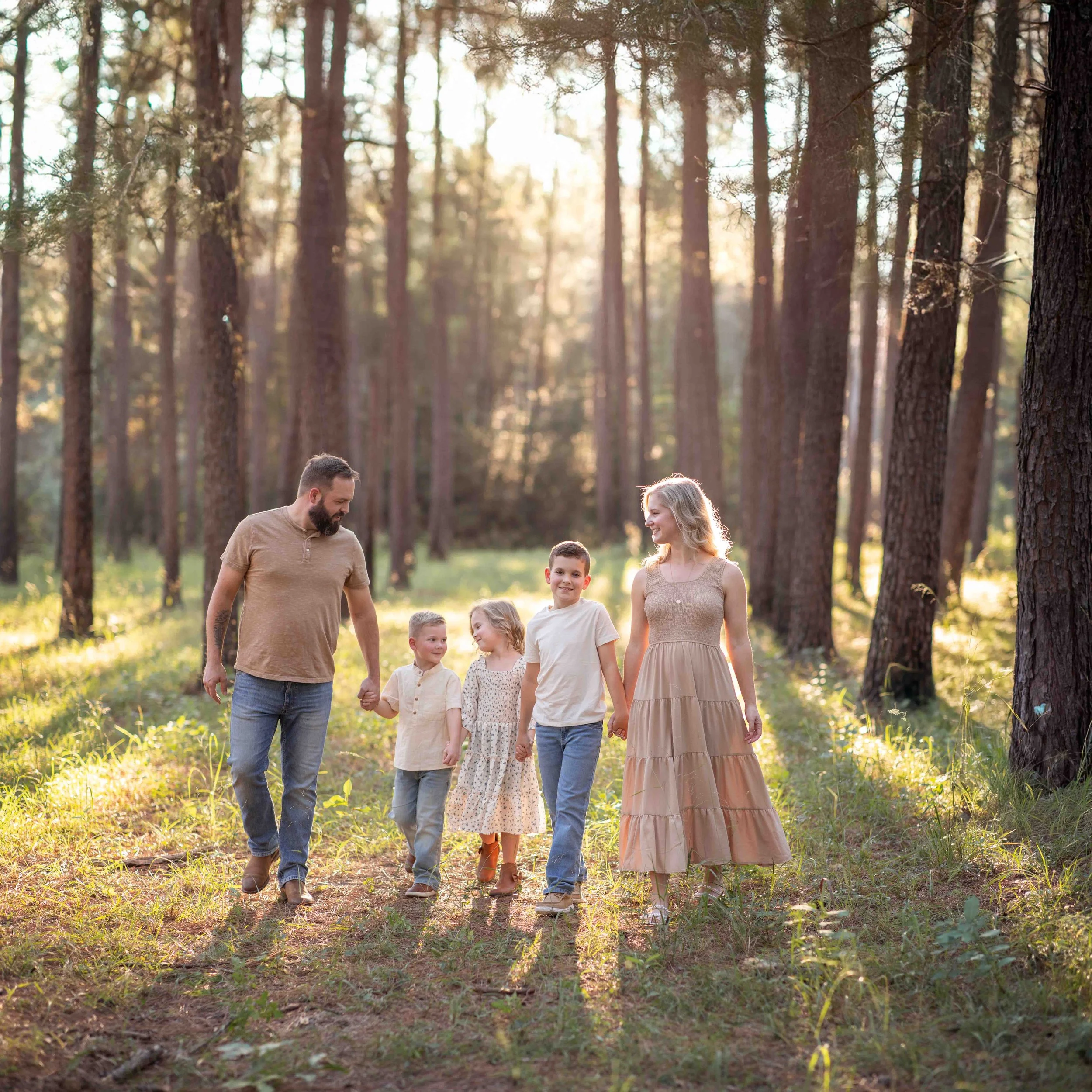 Photographer-Outdoors-The Woodlands, Texas.jpg