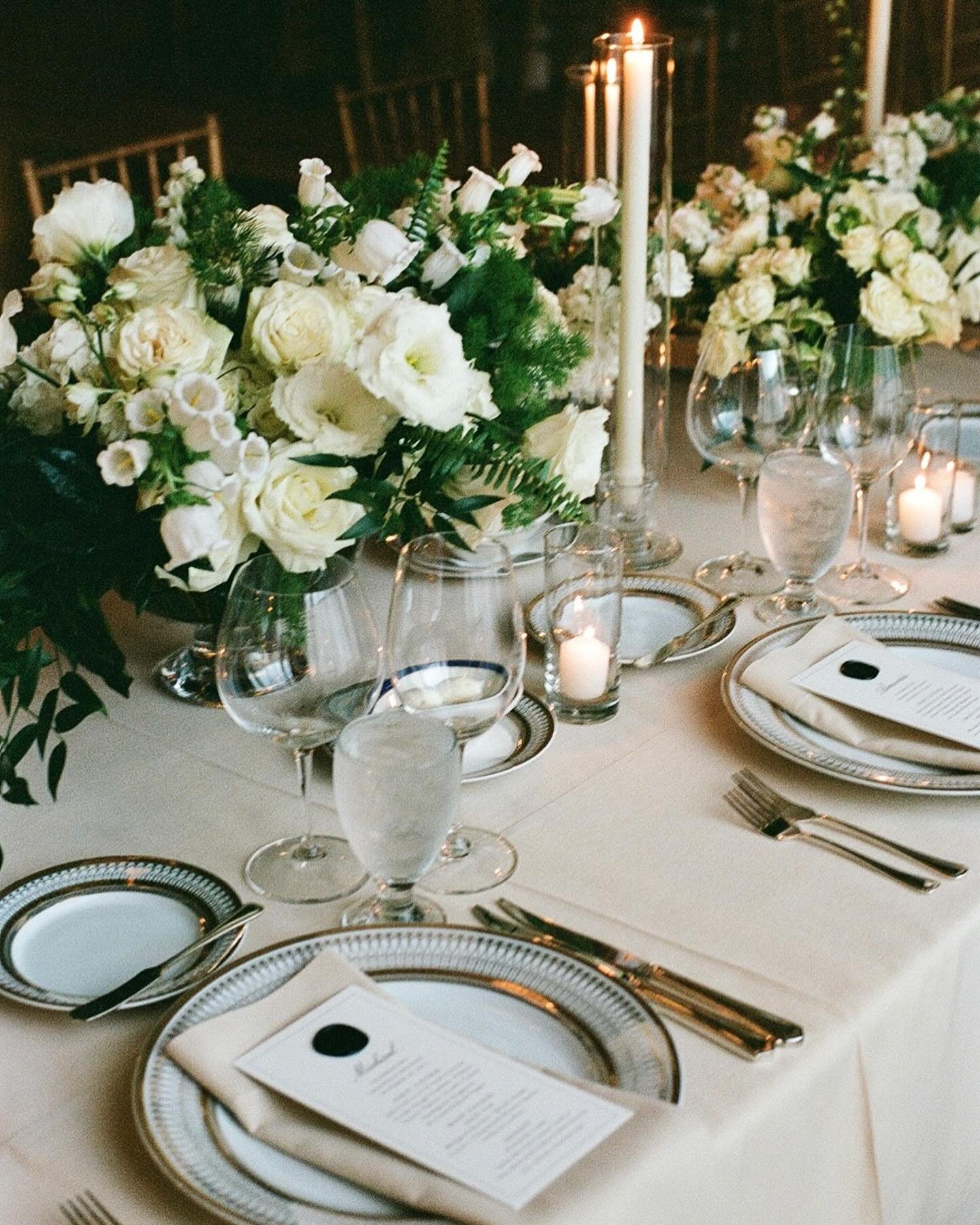 Wedding tables on film, before &amp; after dark ✨🕯️ 🎞️ 

Photographer: @elizabethpishalphoto
Planning: @lagrandefetenv
Florals: @poppystone 
Stationery: @paperbythebay 

//

#sanfranciscoweddingphotographer #sanfranciscowedding #weddingdetails #lux