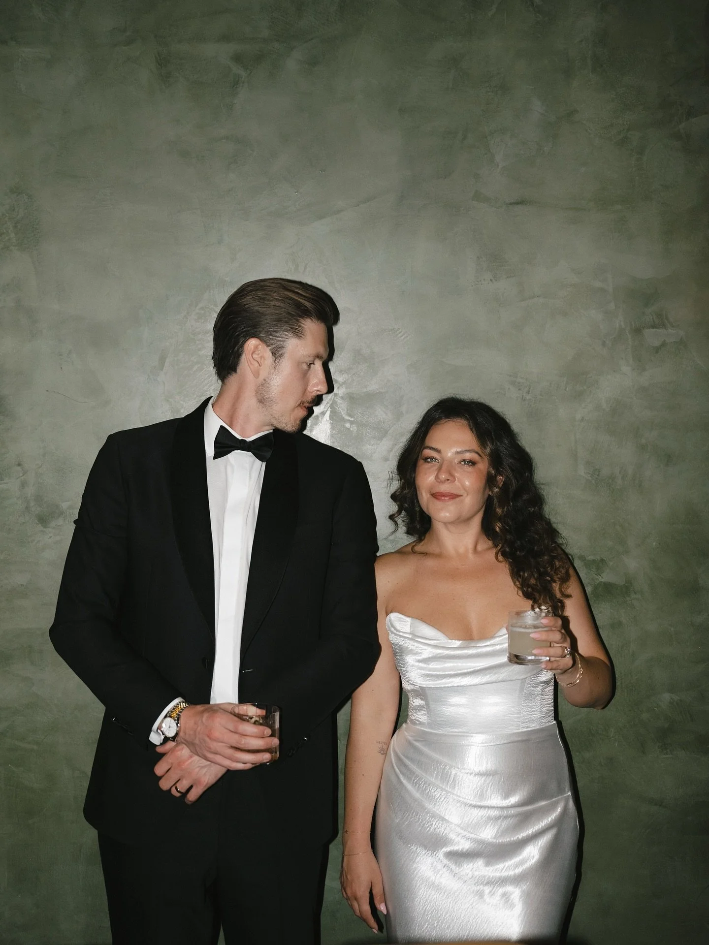 The coolest bride &amp; groom 😎 

Event Planning &amp; Design // @squidinc.social
Venue // @macarthurplace
Rentals // @theonicollection
Linens // @bbjlatavola
Catering // @macarthurplace (Layla)
Florals // @perryflorals
Entertainment // @musicalhear
