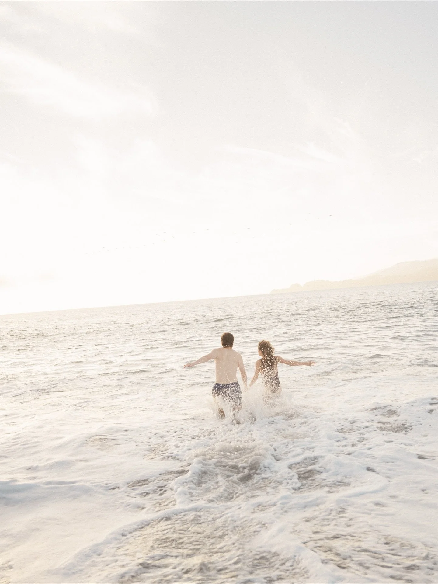 Engagement session dip at Baker Beach 🌊 

//

#sanfranciscoweddingphotographer #ojaiweddingphotographer #santabarbaraweddingphotographer #oahuweddingphotographer #kauaiweddingphotographer