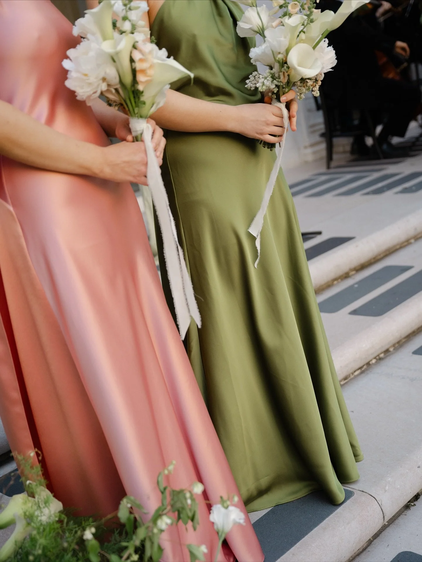 Olive green palette at Flood Mansion 🫒 

Planning &amp; Design: @willaviaweddingco&nbsp;
Photographer: @elizabethpishalphoto
Venue: @floodmansion
Florals: @maiden.flora
Catering: @jessicalaskycatering
Beauty: @ravenreedmakeup
Band: @stolengin
String