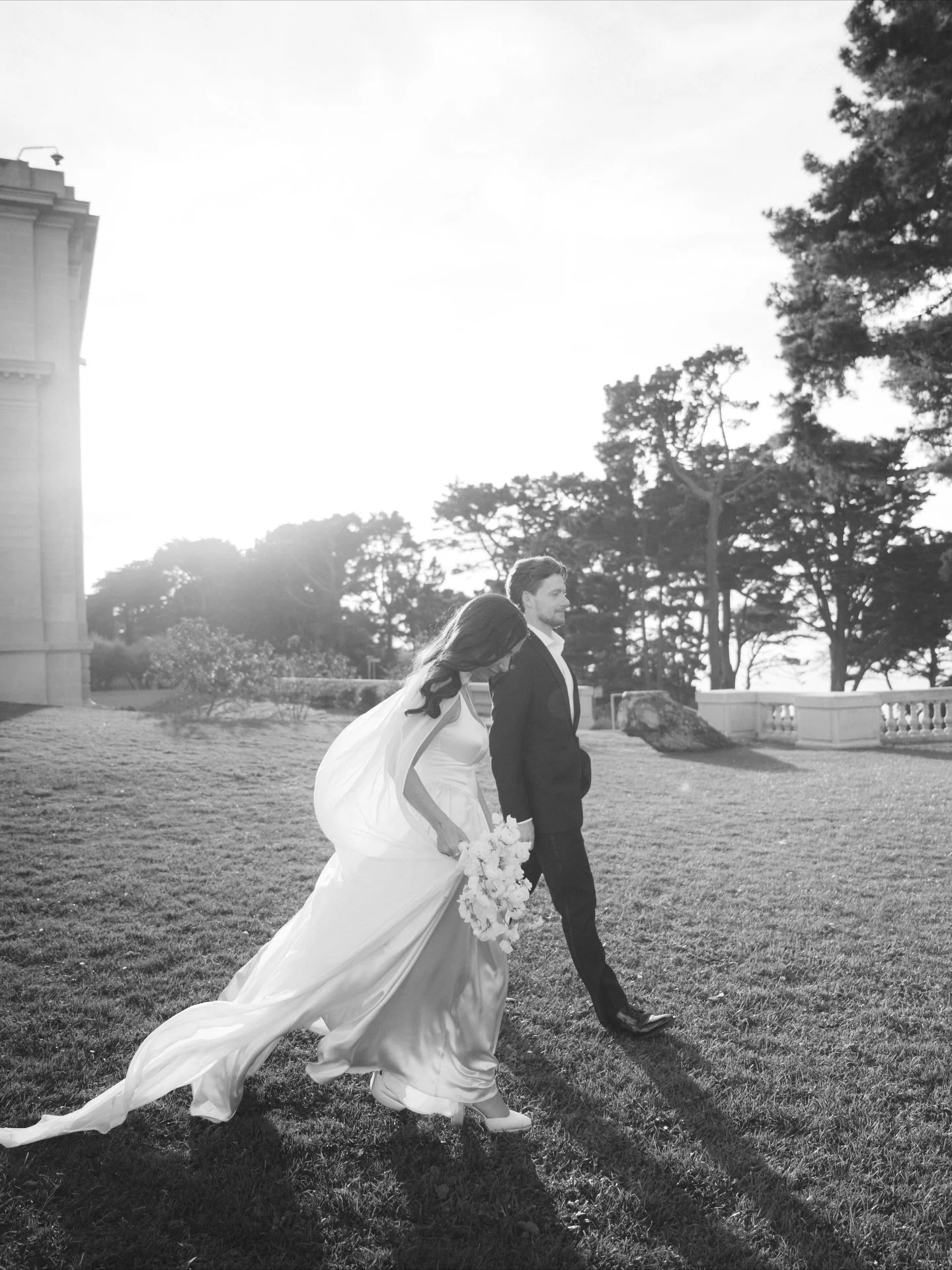 Clara &amp; Tom, so casual &amp; cool 🤍

//

#sfcityhallwedding #sfcityhallweddingphotographer #courthousewedding #sanfranciscocityhall