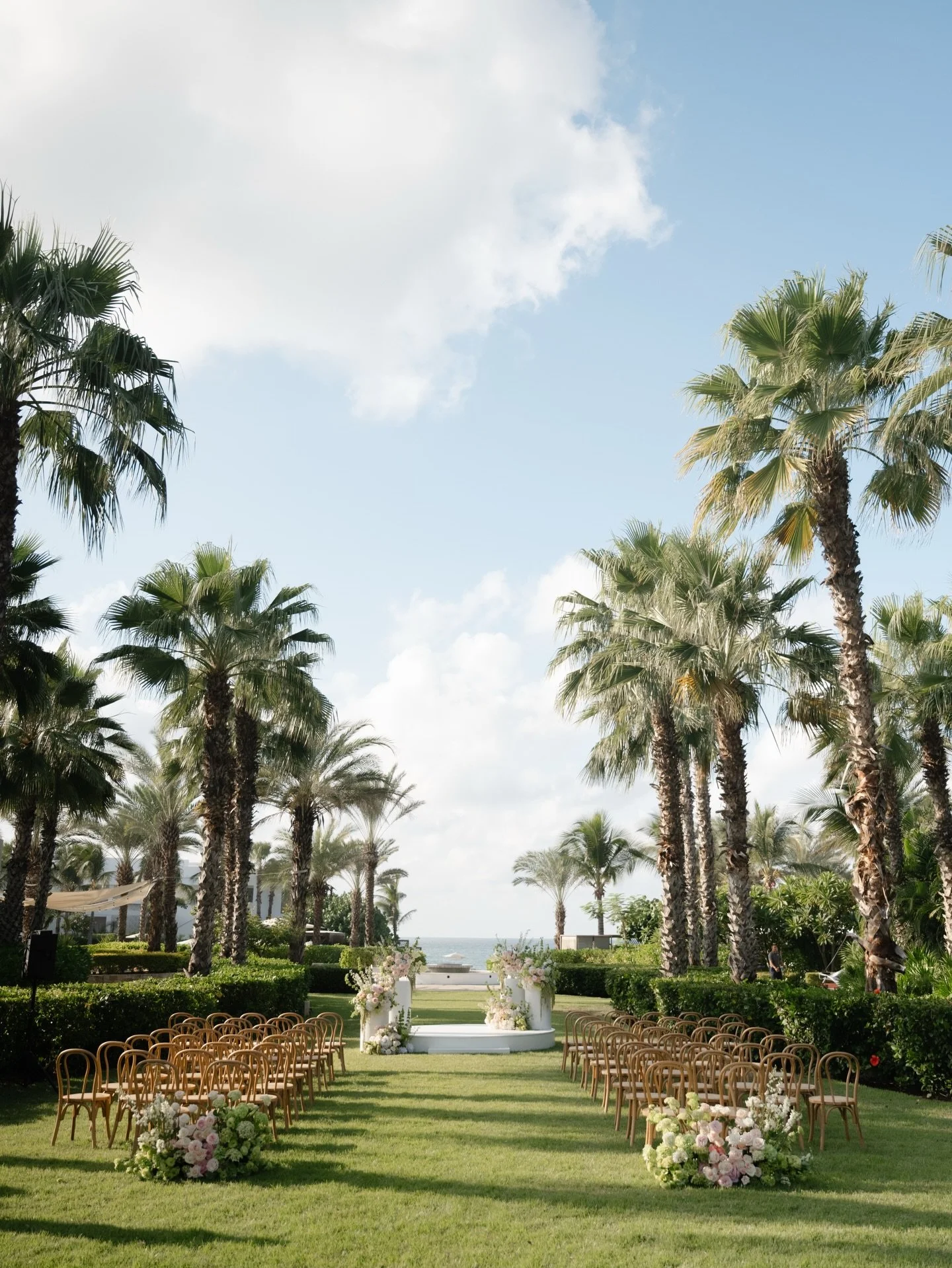 The ceremony 🌴💖

Planning:&nbsp;@thedazzlingdetails
Photography:&nbsp;@elizabethpishalphoto
Content:&nbsp;@filmedbyfini
Venue:&nbsp;@conradpuntademita
Florals: @floristicapv 
Beauty:&nbsp;@jennchiversfreelance
DJ&nbsp;@dj.w3bb 

//

Destination wed