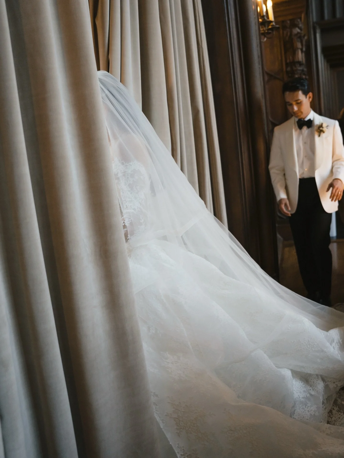 Follow the bride 🕊️

Venue:&nbsp;@kohlmansionevents
Planning:&nbsp;@tyingknotsweddingplanning
Photo:&nbsp;@elizabethpishalphoto
Video:&nbsp;@daltonandbreanna
Content:&nbsp;@absocialstudio
Beauty:&nbsp;@beautymarked_bystef
Dessert:&nbsp;@thecateringc