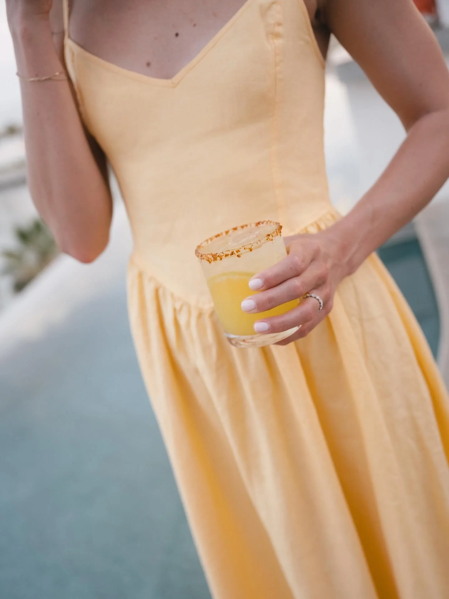 &iexcl;Bienvenidos a Los Cabos! 🍹🌴

Kicking off the best weekend with a welcome party for Hayley &amp; Brett at @hotelelganzo 🌞

Planning: @the.bond.xx 
Venue: @hotelelganzo 
Signage: @goodsgang 
Florals: @alliumestudiofloral 
Beauty: @loscabosmak