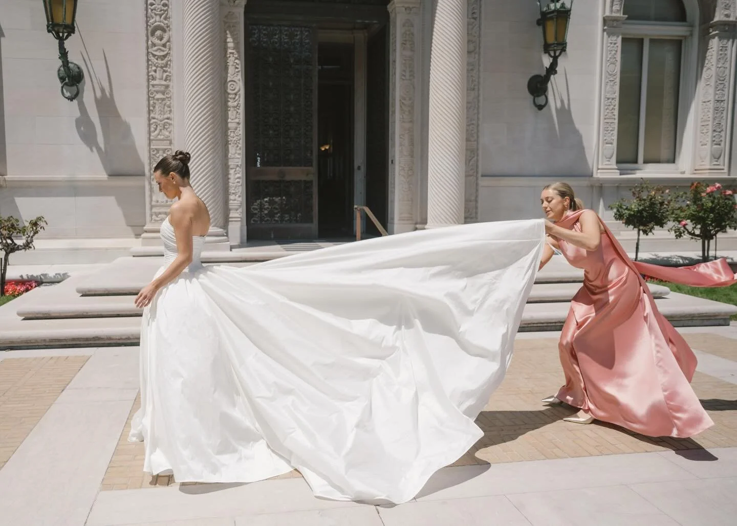 The in-betweens at Flood Mansion last June 🕊️ 

Planning &amp; Design: @willaviaweddingco&nbsp;
Photographer: @elizabethpishalphoto
Venue: @floodmansion
Florals: @maiden.flora
Catering: @jessicalaskycatering
Beauty: @ravenreedmakeup
Band: @stolengin