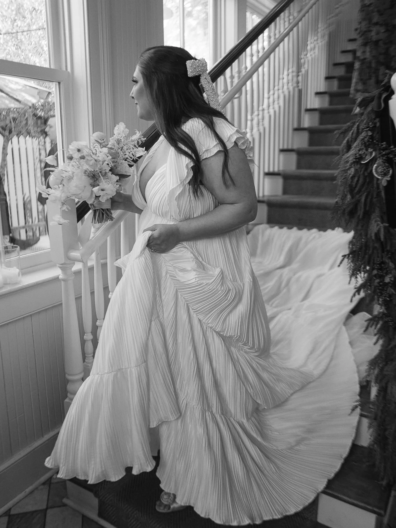 A Low Country love. 

📍 Charleston, SC 

planning:&nbsp;@peper.events
photographer:&nbsp;@elizabethpishalphoto
videographer:&nbsp;@austenhaneyvisuals
venue:&nbsp;@posthouseinn
florals:&nbsp;@flowershopchs
sound &amp; dj:&nbsp;@otherbrotherent
hair &