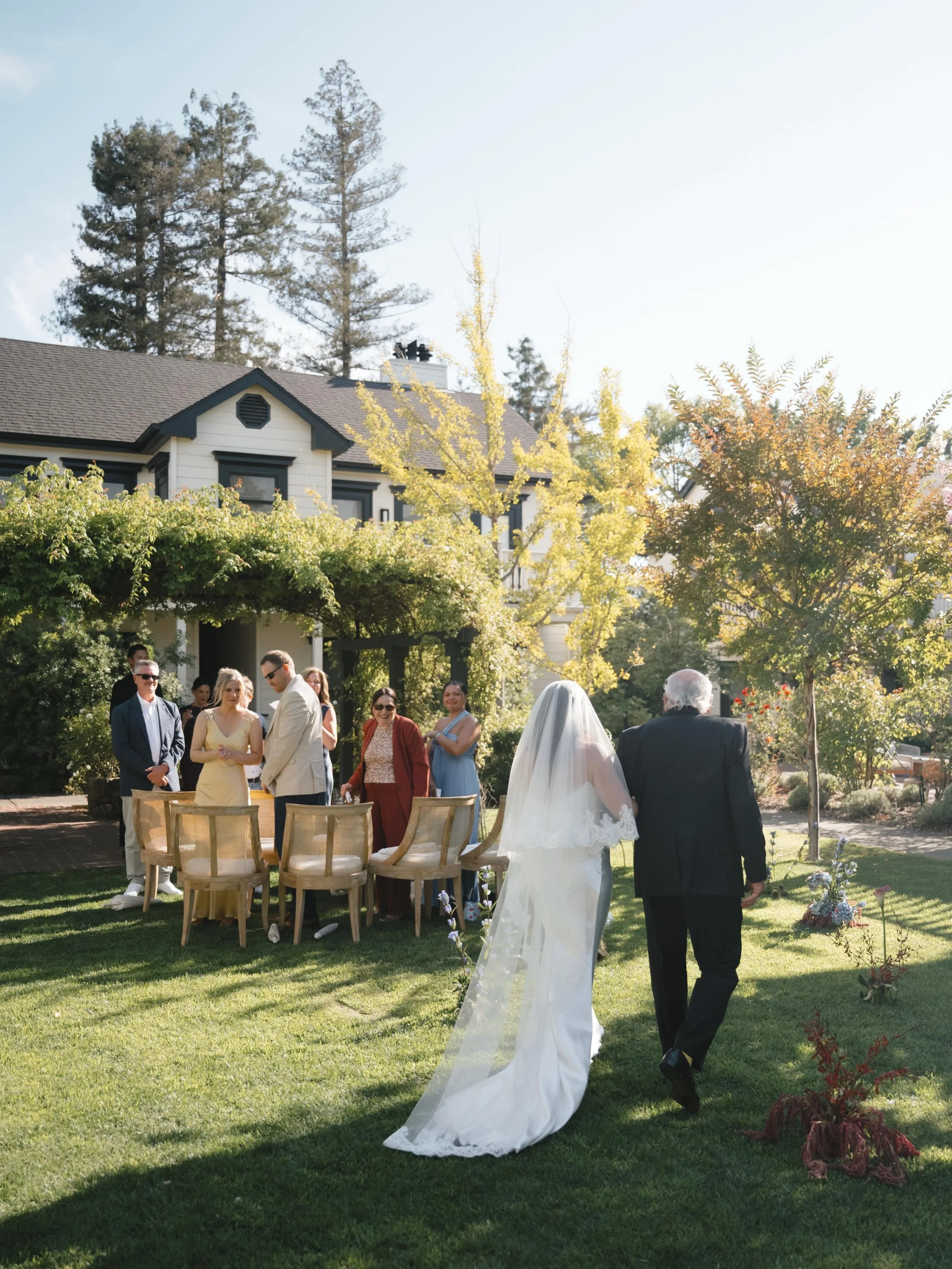 Turns out the secret to the perfect wedding is a gorgeous garden, late summer sunshine, and keeping the guest list short. 🌞 

Event Planning &amp; Design // @squidinc.social
Venue // @macarthurplace
Rentals // @theonicollection
Linens // @bbjlatavol