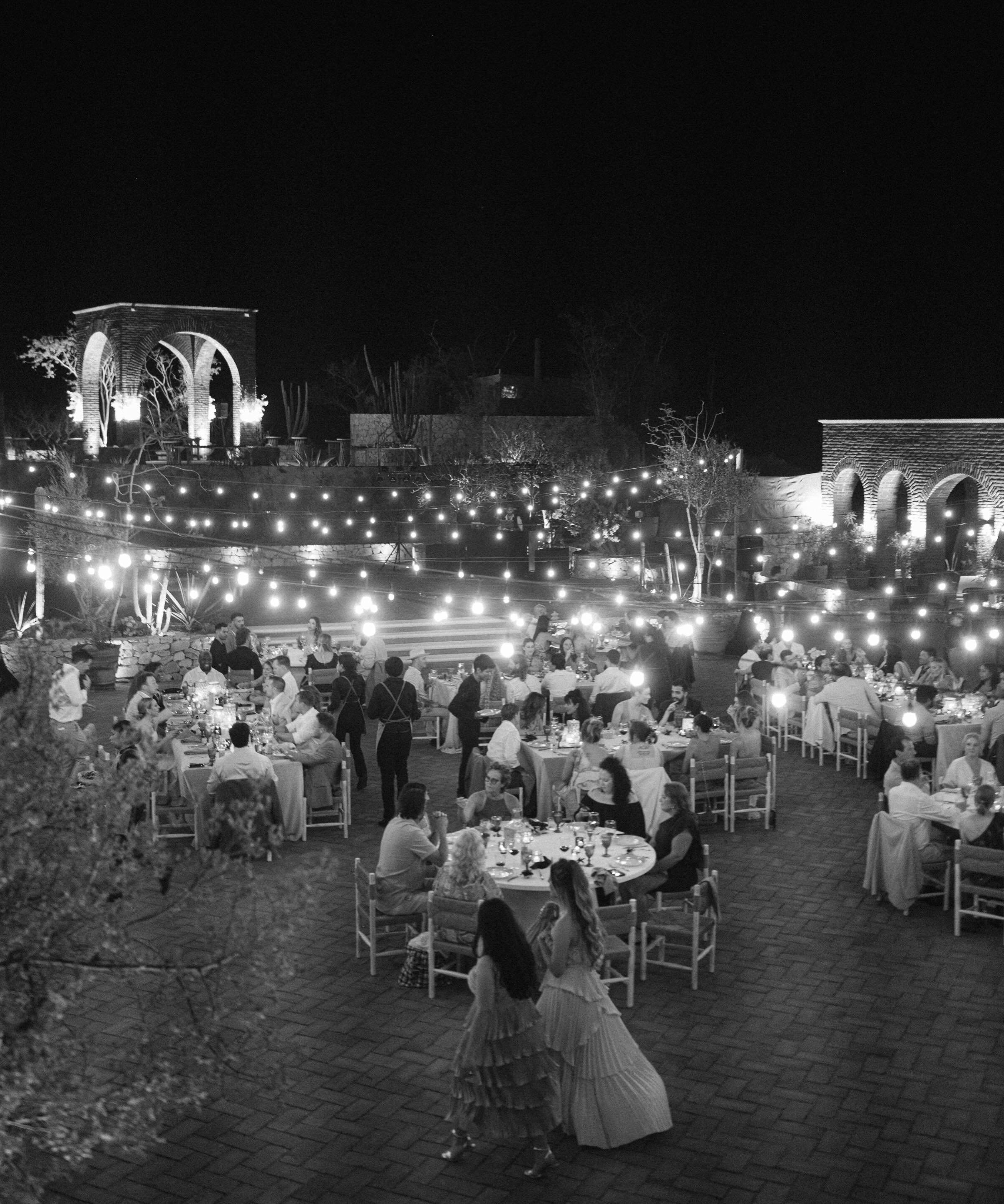 Monochrome in Mexico 🖤

Photography:&nbsp;@elizabethpishalphoto
Planning:&nbsp;@the.bond.xx 
Venue:&nbsp;@montecardon
Florals:&nbsp;@alliumestudiofloral
Video:&nbsp;@hartcinema
Entertainment:&nbsp;@marp.music&nbsp;@cabofineentertainment&nbsp;@bajafi
