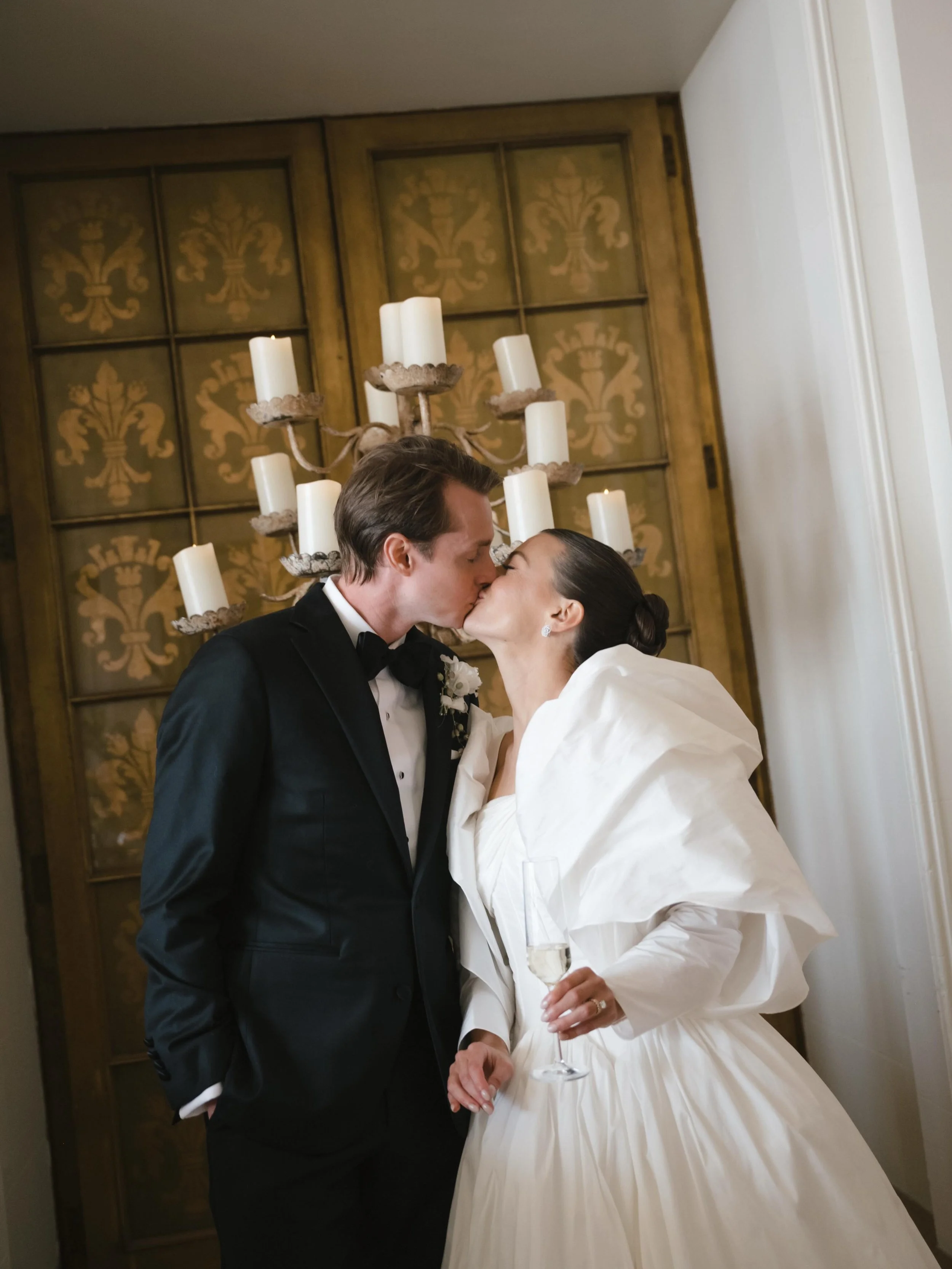 How has it been one year since this perfect day at Flood Mansion?! Time flies when you&rsquo;re in love. 🤍

Planning &amp; Design: @willaviaweddingco&nbsp;
Photographer: @elizabethpishalphoto
Venue: @floodmansion
Florals: @maiden.flora
Catering: @je
