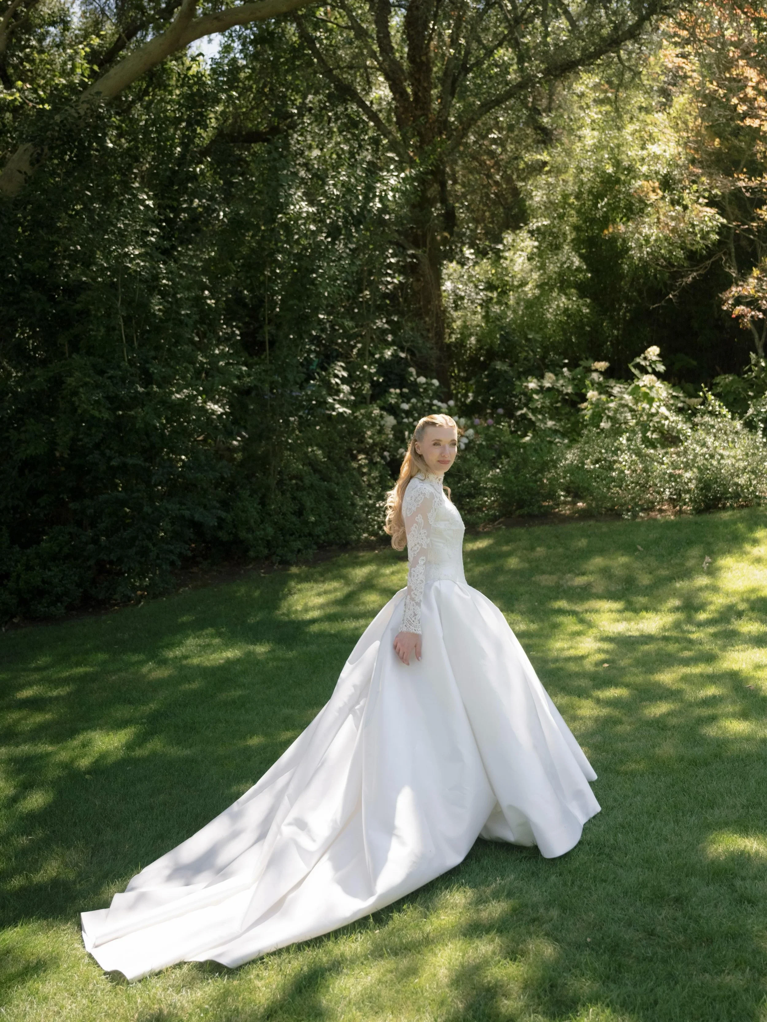 All the little moments between bride &amp; wife 🤍

Venue //&nbsp;@themadrona
Photographer //&nbsp;@elizabethpishalphoto
Planner //&nbsp;@kismetweddings.co,&nbsp;@kismetevent.co
Floral //&nbsp;@maiden.flora
Party Rentals //&nbsp;@encoreeventsrentals

