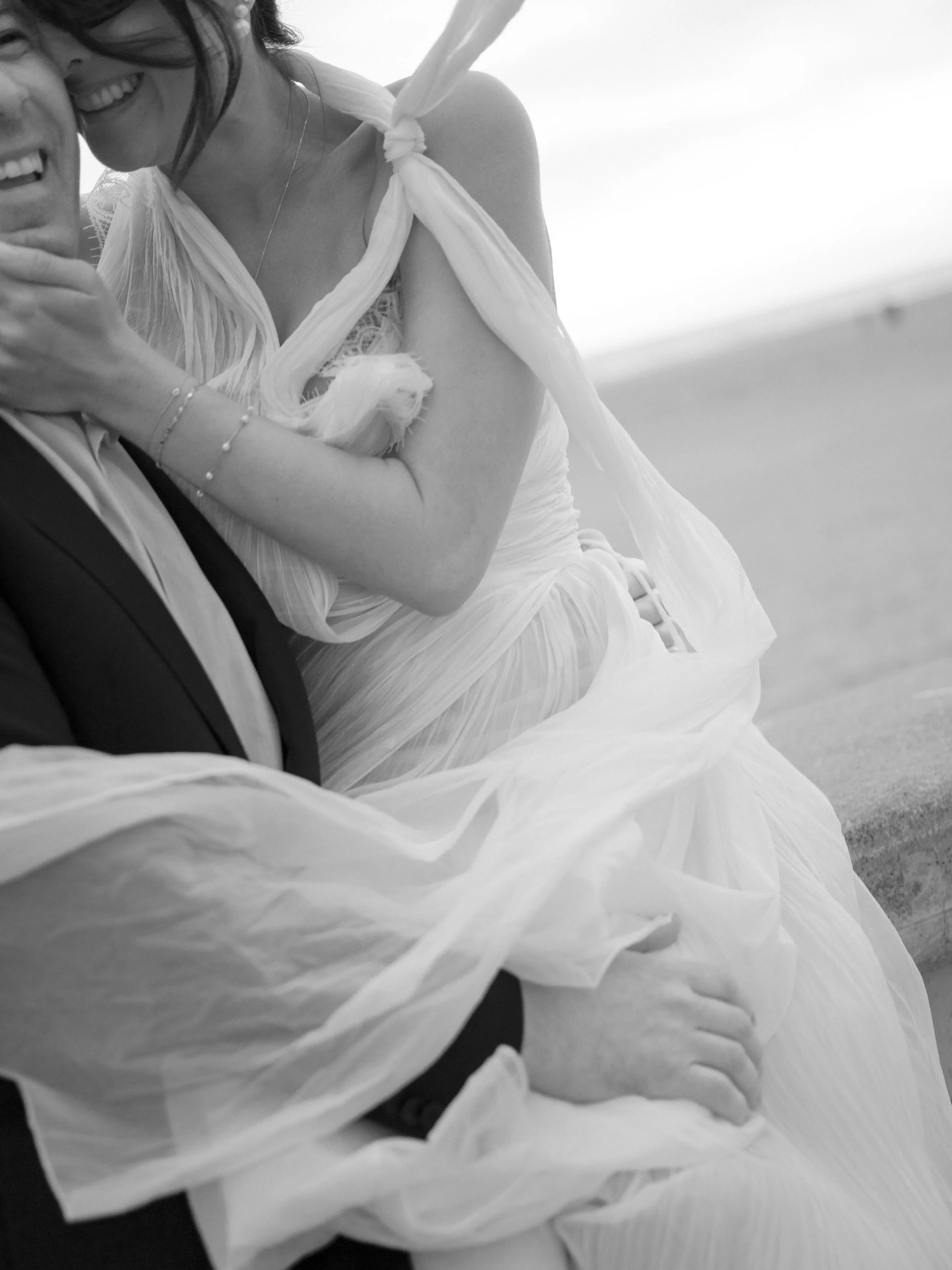 A moment for Anjali&rsquo;s rehearsal dinner dress! Perfectly windswept at Ocean Beach 🌊 

//

#sanfranciscoweddingphotographer #napaweddingphotographer #santabarbaraweddingphotographer #ojaiweddingphotographer #sonomaweddingphotographer rehearsal d