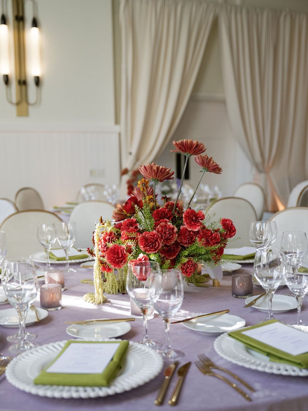 The summer of color! 🥀 

Planning + Design&nbsp;@parkernicholsevents
Photography&nbsp;@elizabethpishalphoto
Venue&nbsp;@cavallopoint
Florals&nbsp;@goldenfieldsfloristry
Entertainment&nbsp;@ryan_hernandez_official
Beauty&nbsp;@beauty_on_set
Rentals&n