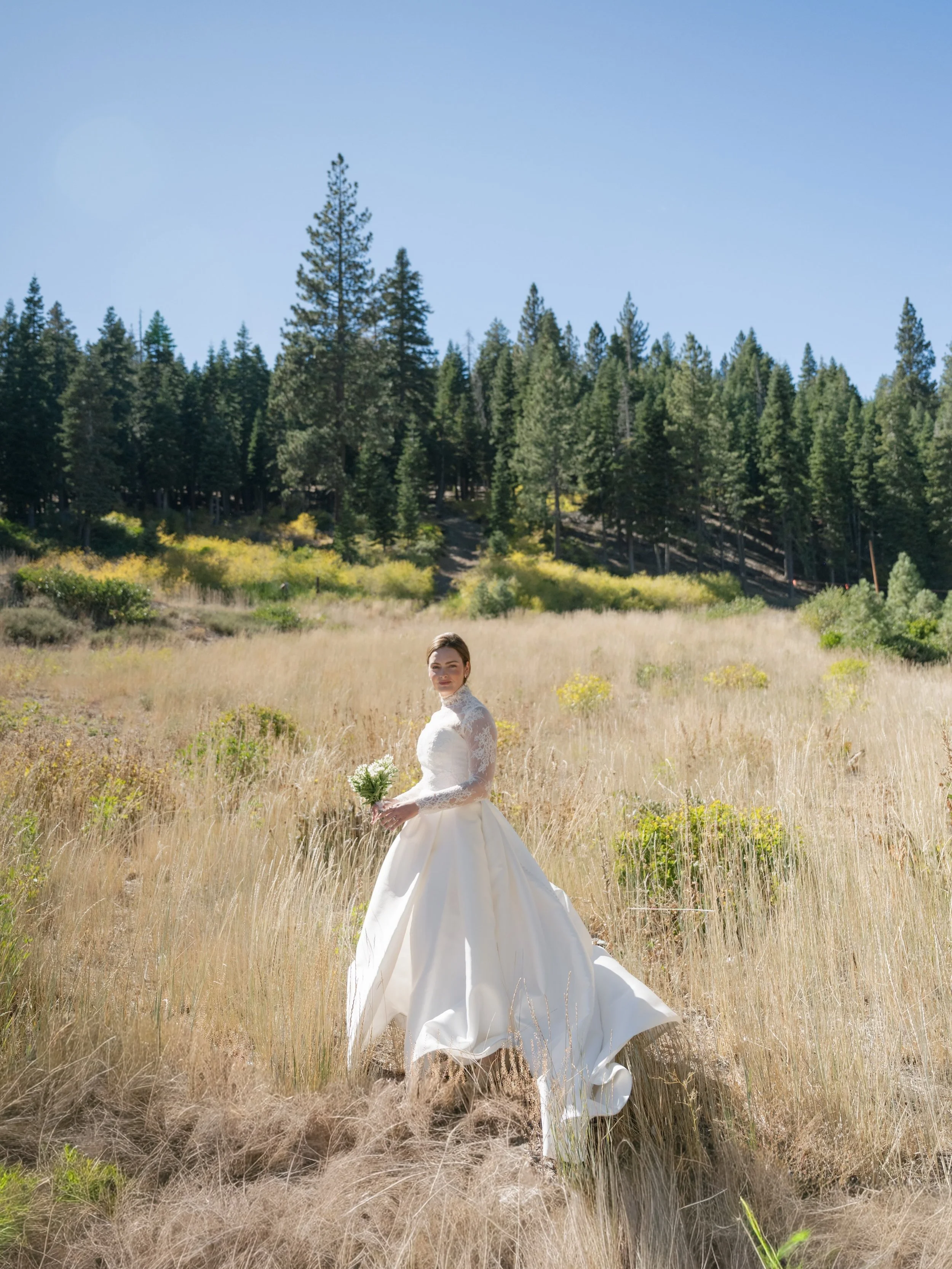 When the backdrop is Lake Tahoe, everything feels a little more like art ⛰️ 🌊 

Venue: @ritzcarltonlaketahoe 
Planning: @atlas_designstudio 
Florals: @havenflorals 
Rentals: @bbjlatavola 
DJ: @musicintahoe 

//

#laketahoewedding #tahoeweddingphotog