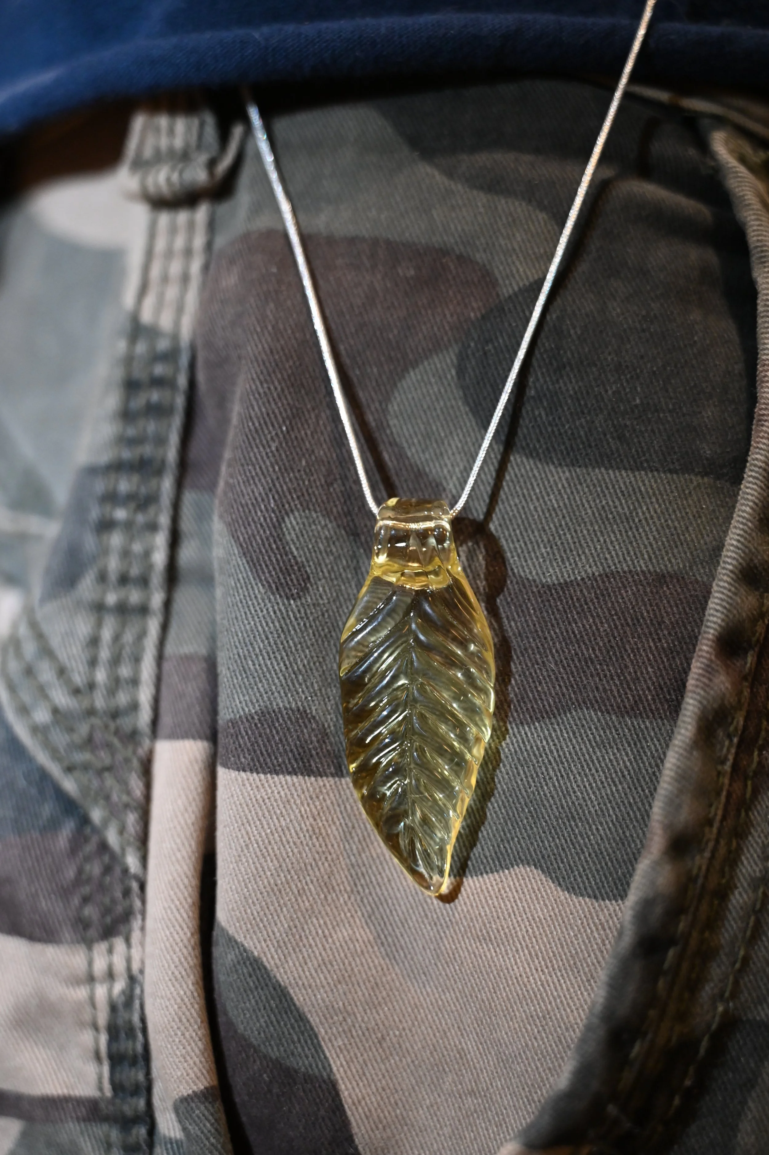 LEAF PENDENT