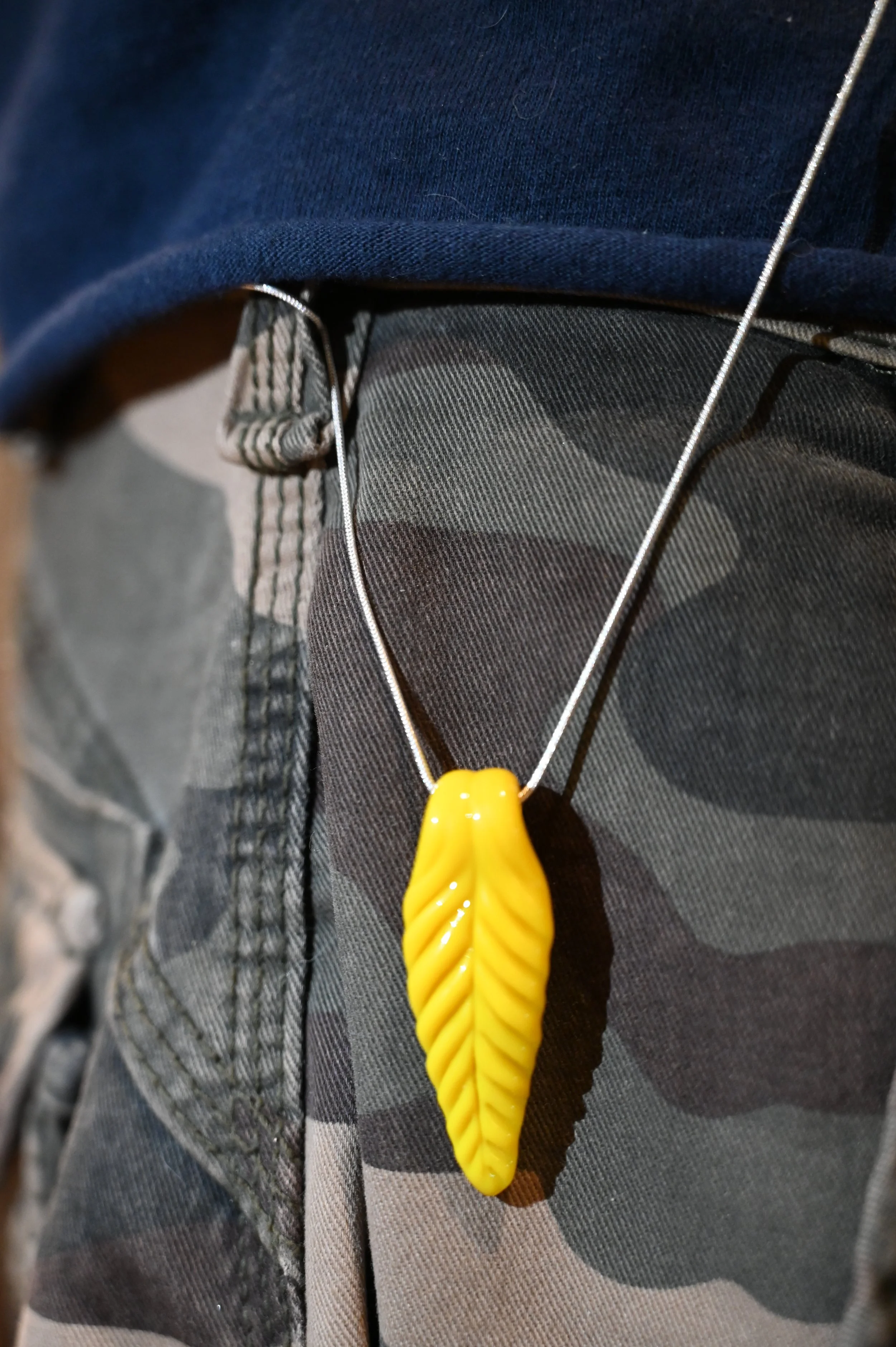 YELLOW LEAF PENDENT