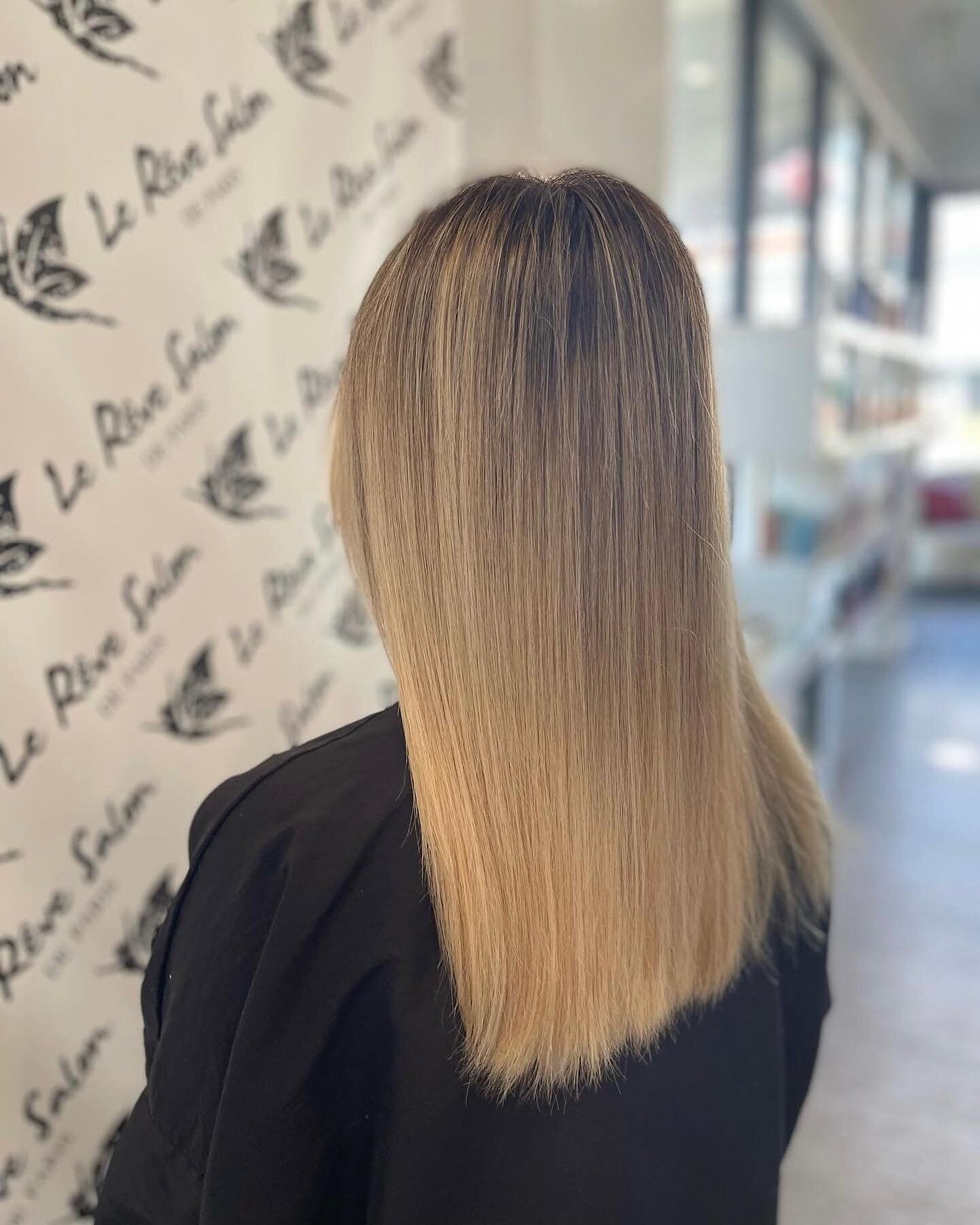 Achieve that sun-kissed look with our balayage services! ☀️ Our expert stylists will help you find the perfect shade for your skin tone. Book your appointment now at Le Reve Salon and Spa. ⁠
⁠.⁠
.⁠
.⁠
Be Creative | Be Different⁠
Live Le R&ecirc;ve, L