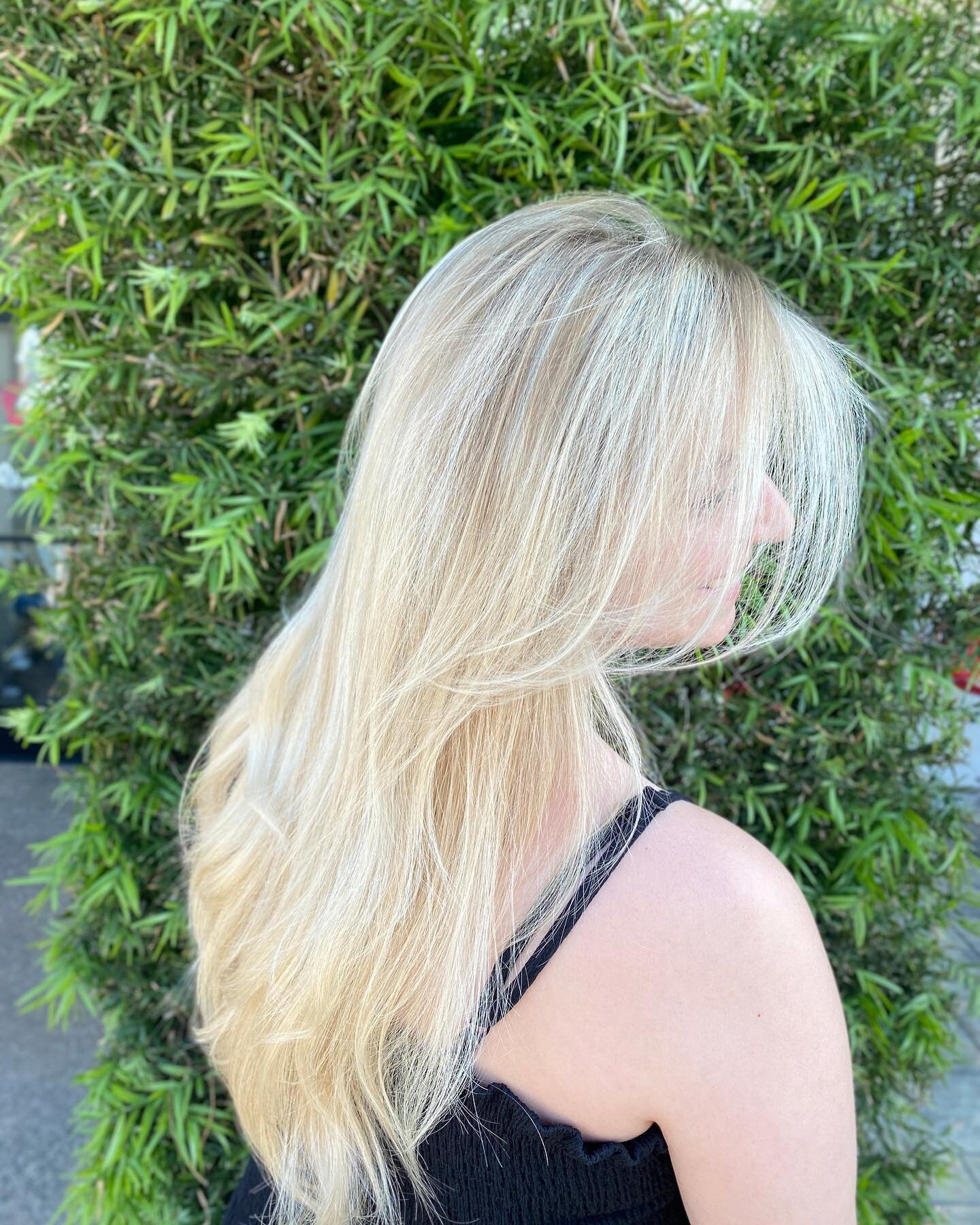 What a beautiful shade of blonde 👱🏻&zwj;♀️ 
.
.
.
Click the link in our bio to book your next appointment 😎⁠
⁠
Be Creative | Be Different⁠
Live Le R&ecirc;ve, Live The Dream⁠
⁠
(818) 923-5005⁠
18000 Chatsworth St.⁠
Granada Hills, CA 91344⁠
www.ler