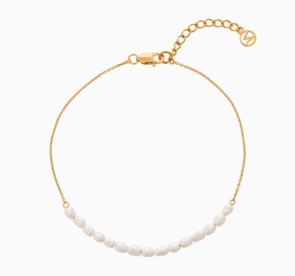 Mejuri ⏤ Tiny Pearl Bracelet, CA$85  ☞