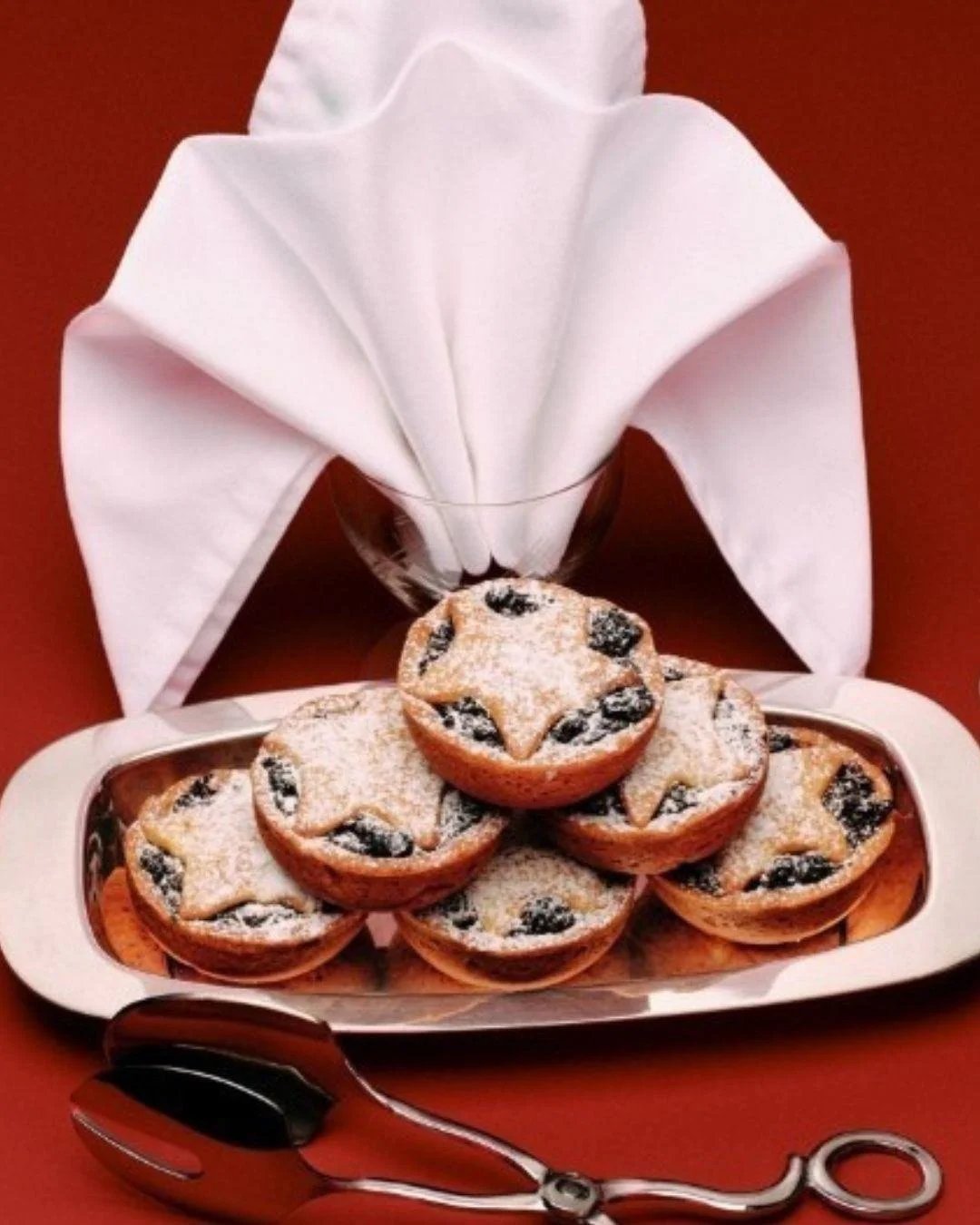 A true Christmas classic. 

@morningmarket.melbourne mince tarts are richly spiced and fragrant, with organic apples and currants gently macerated for months with brandy, pastis and warm spices. 

Available individually or in a box of six 🌟

Image f