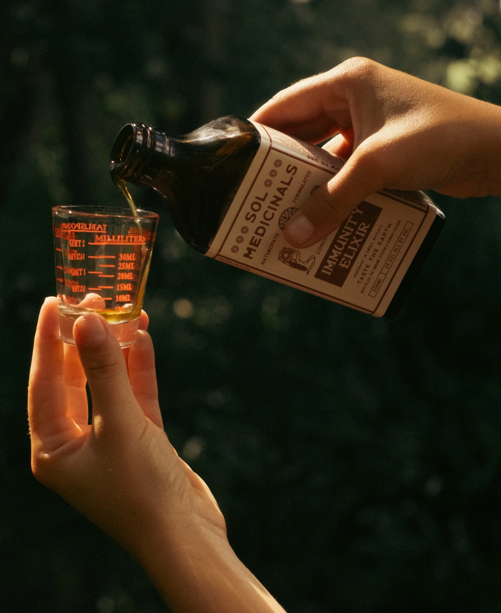 Introducing Sol Medicinals | Naturopath formulated herbal concentrates and elixirs ✨
Made in small batches in Byron Bay their range includes: 

🌿Digestive Support: Calms the digestive tract, easing stress-induced stomach upset and reducing discomfor