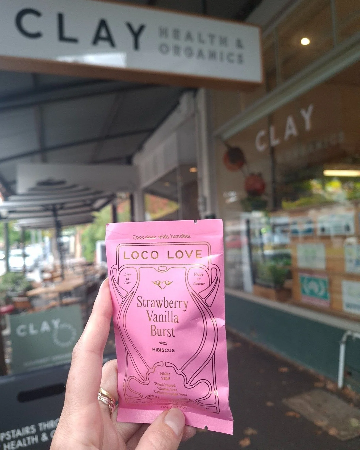 @locolovechocolate producing magic with their latest flavour, Strawberry Vanilla Burst 🍓😍
Available at Carlton North and Collingwood 🥰

#clayhealthandorganics #australianmade #carltonnorth #collingwood #shoplocal #melbournefoodie
